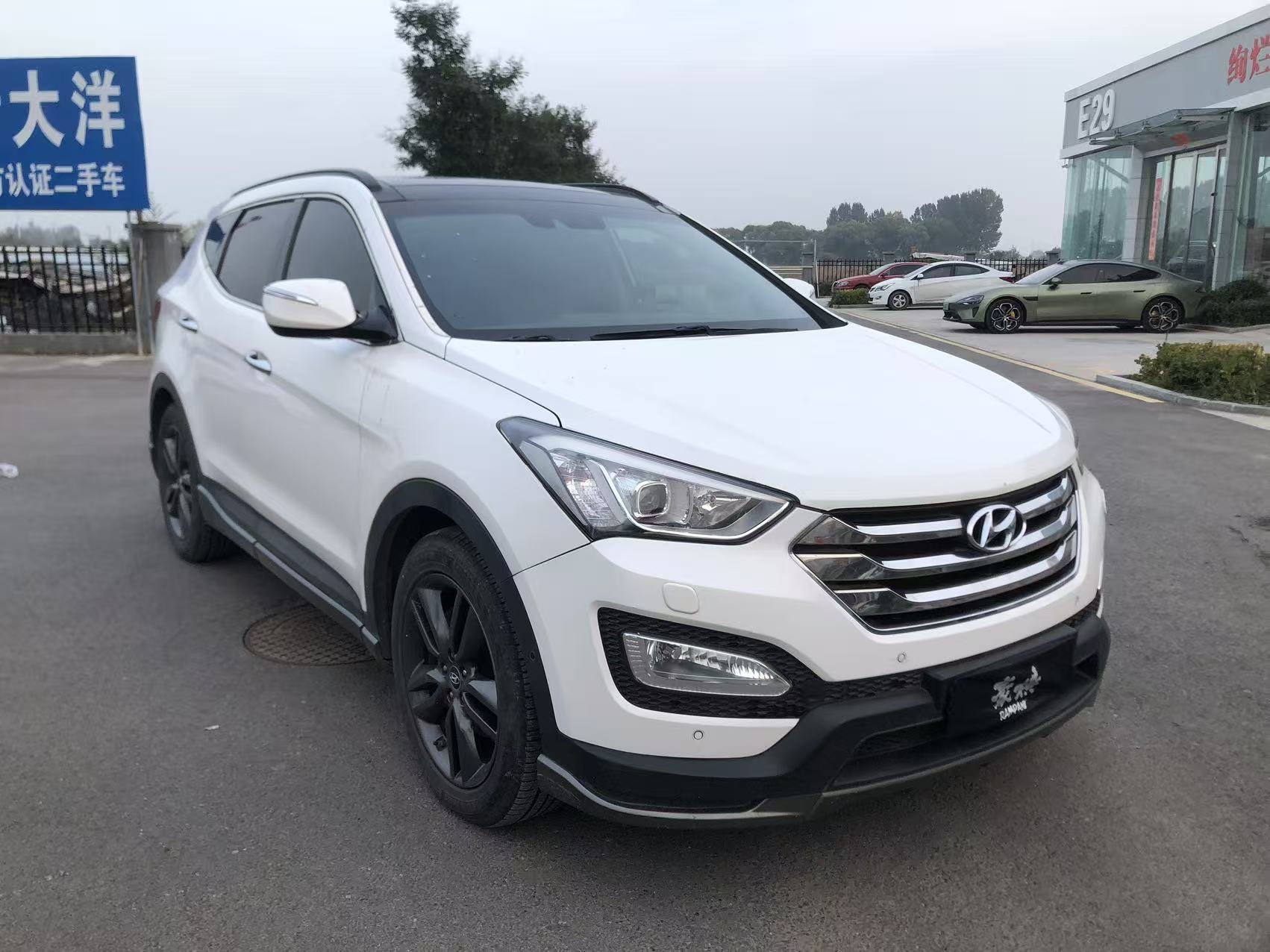 Hyundai Santa Fe (Imported) 2013 car image #2