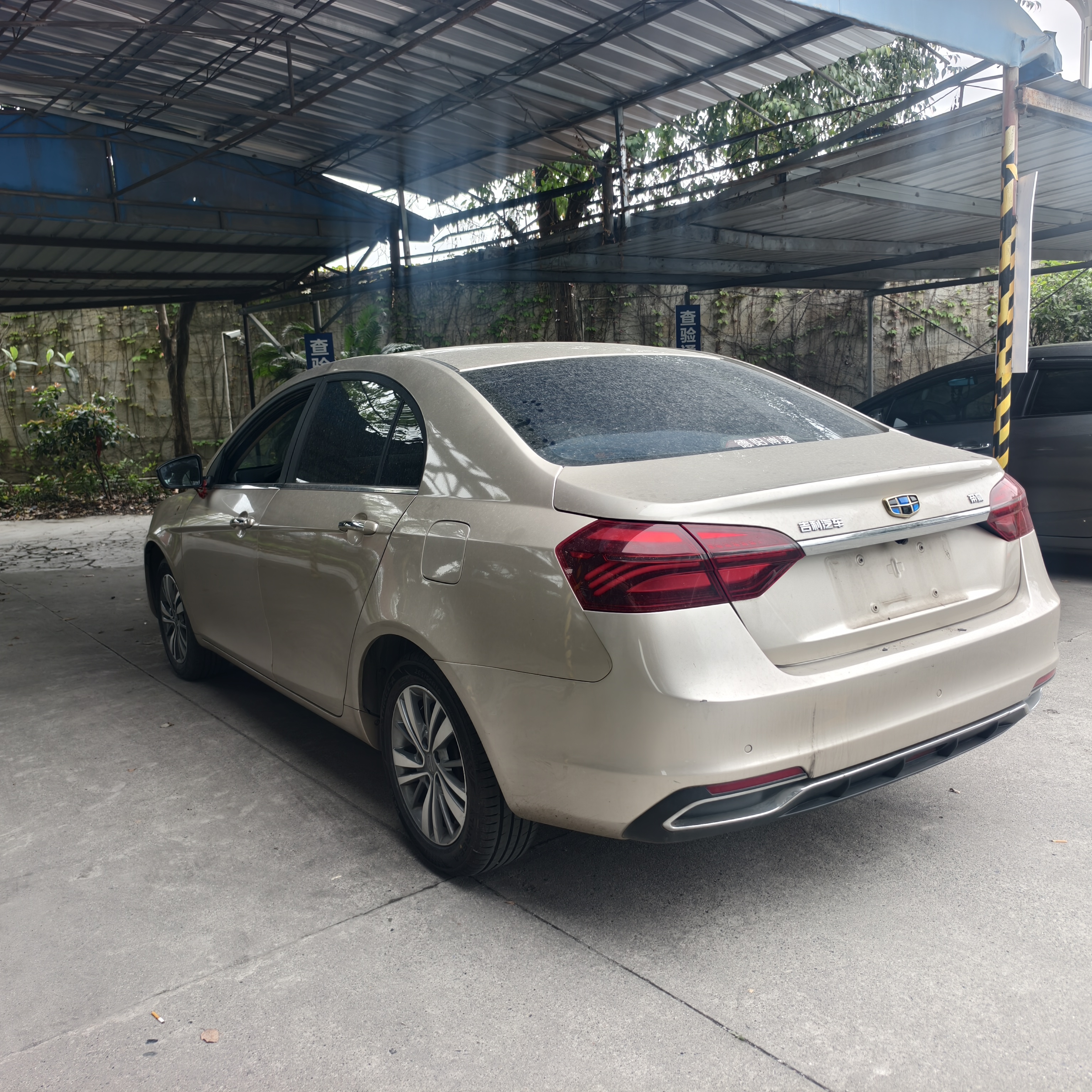 GEELY Emgrand 2018 car image #2