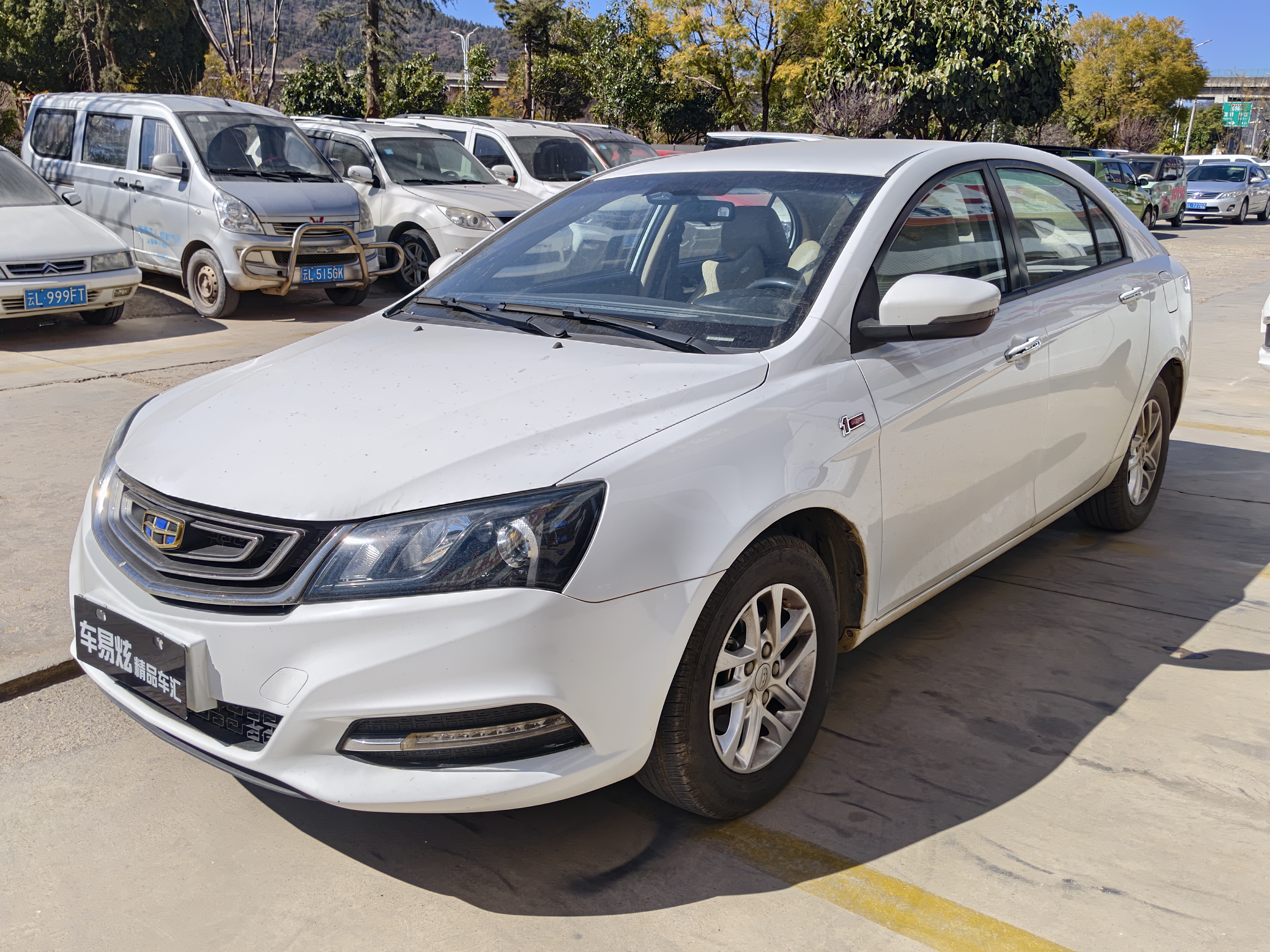 GEELY Emgrand 2017 car image #2