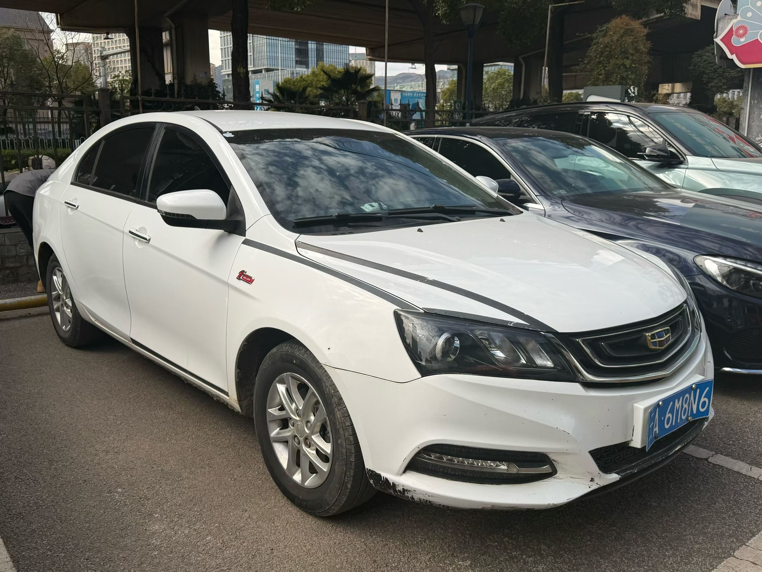 Emgrand 2017 car image #2