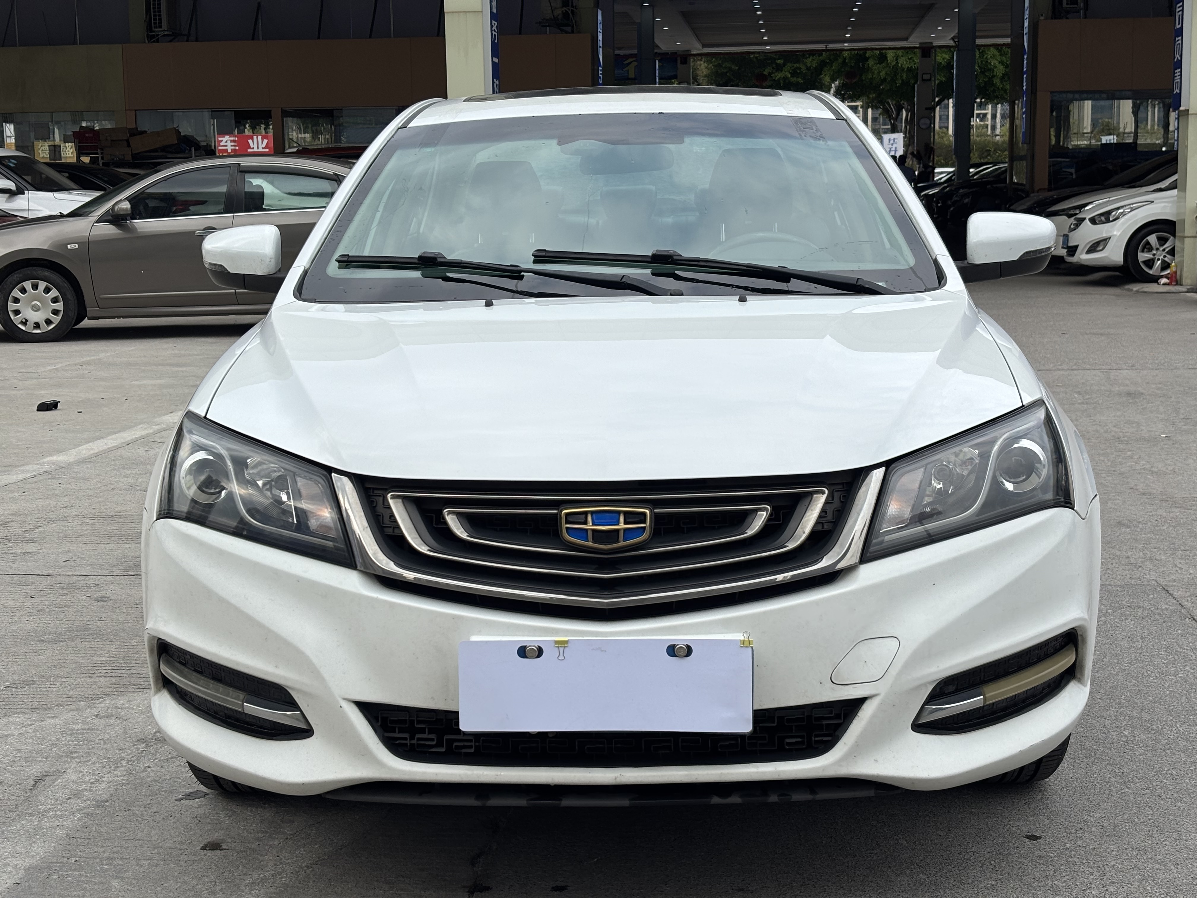 GEELY Emgrand 2017 car image #2