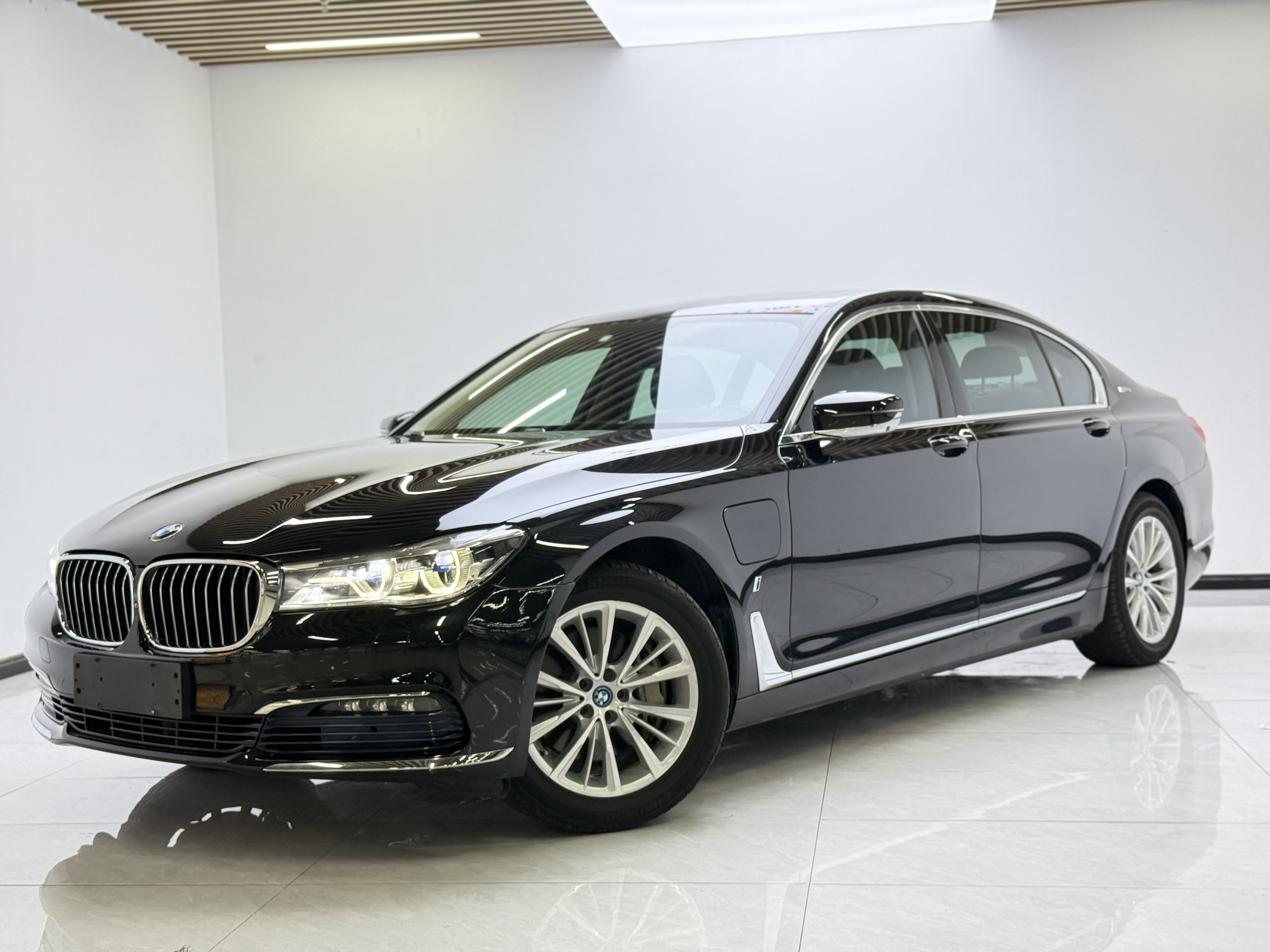 BMW 7 Series New Energy 2017 #2 BMW 7 Series New Energy 2017 car image #2