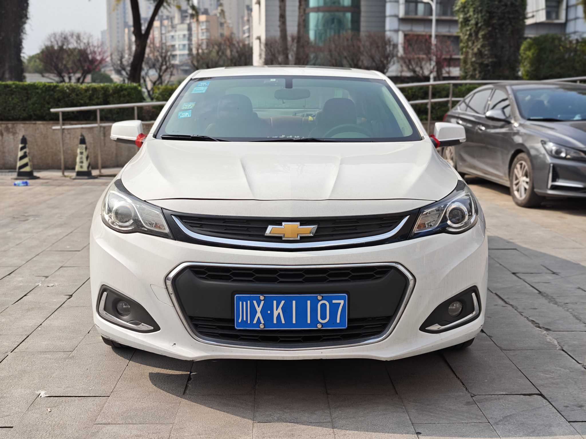 Chevrolet Malibu 2017 car image #2