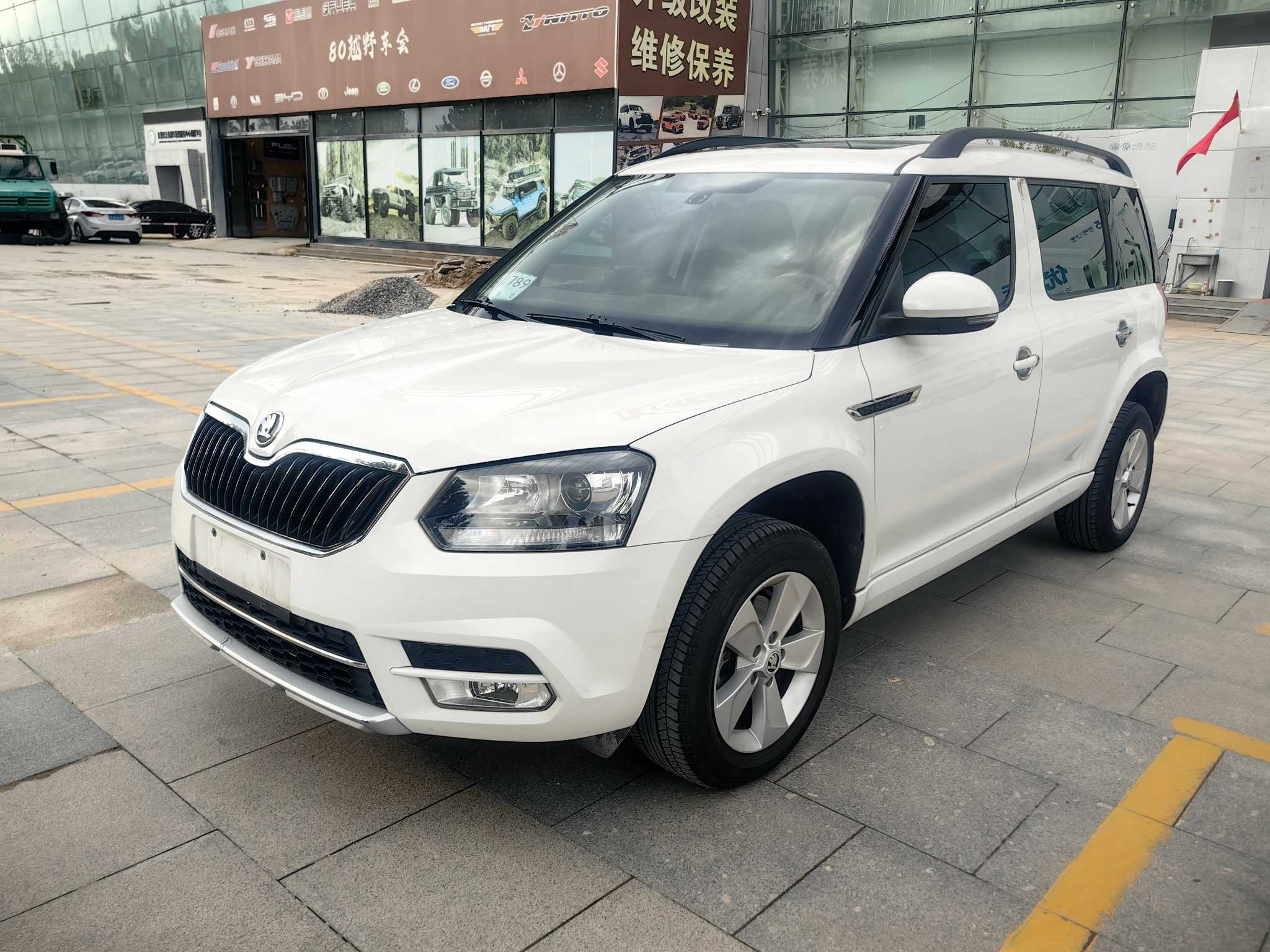 Skoda Yeti 2017 car image #2