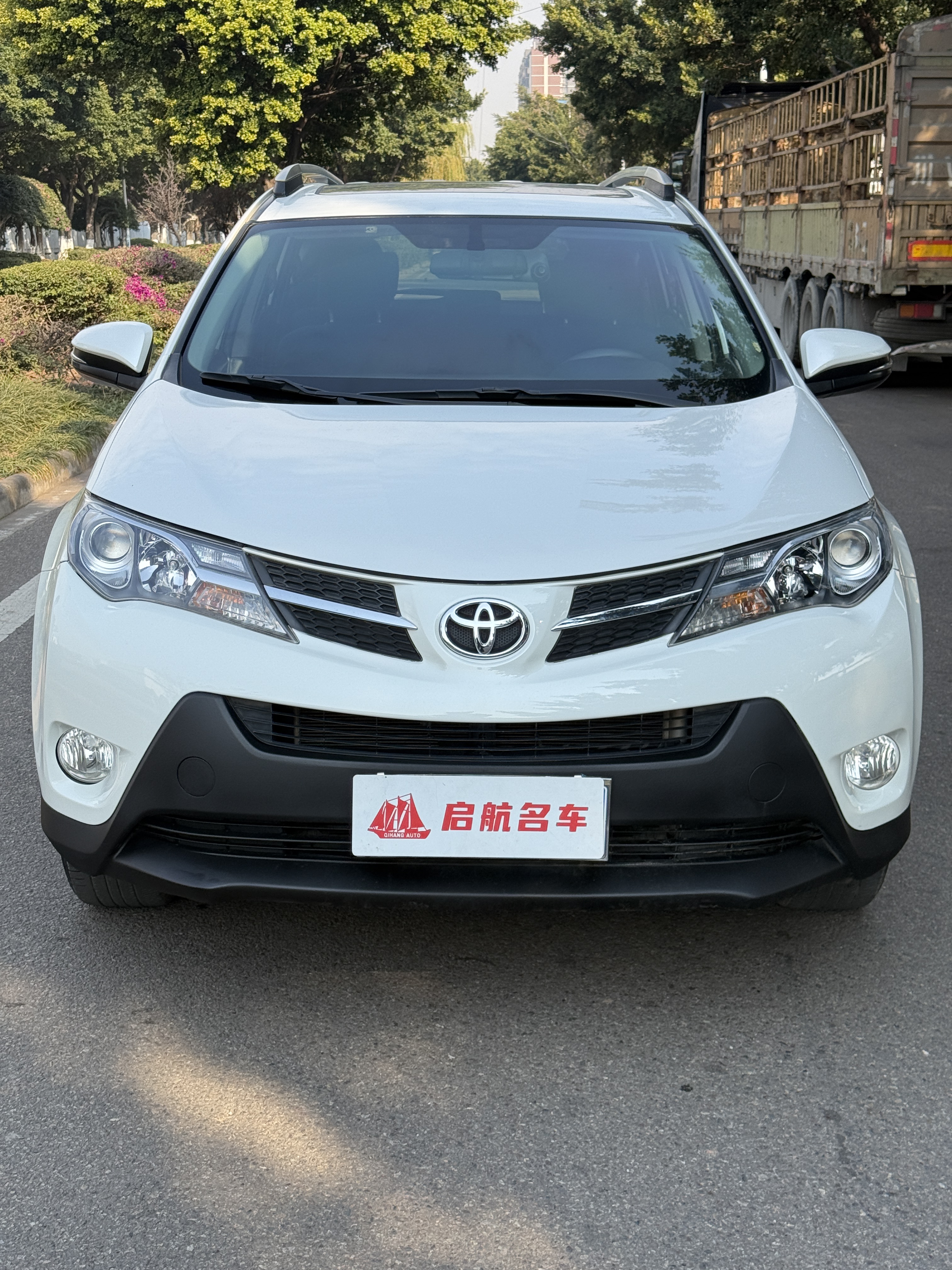 Toyota RAV4 2016 car image #2