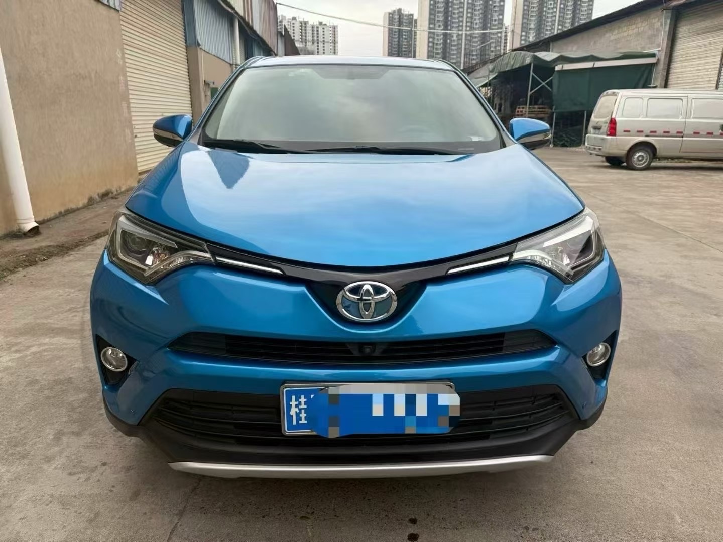 RAV4 2016 car image #2