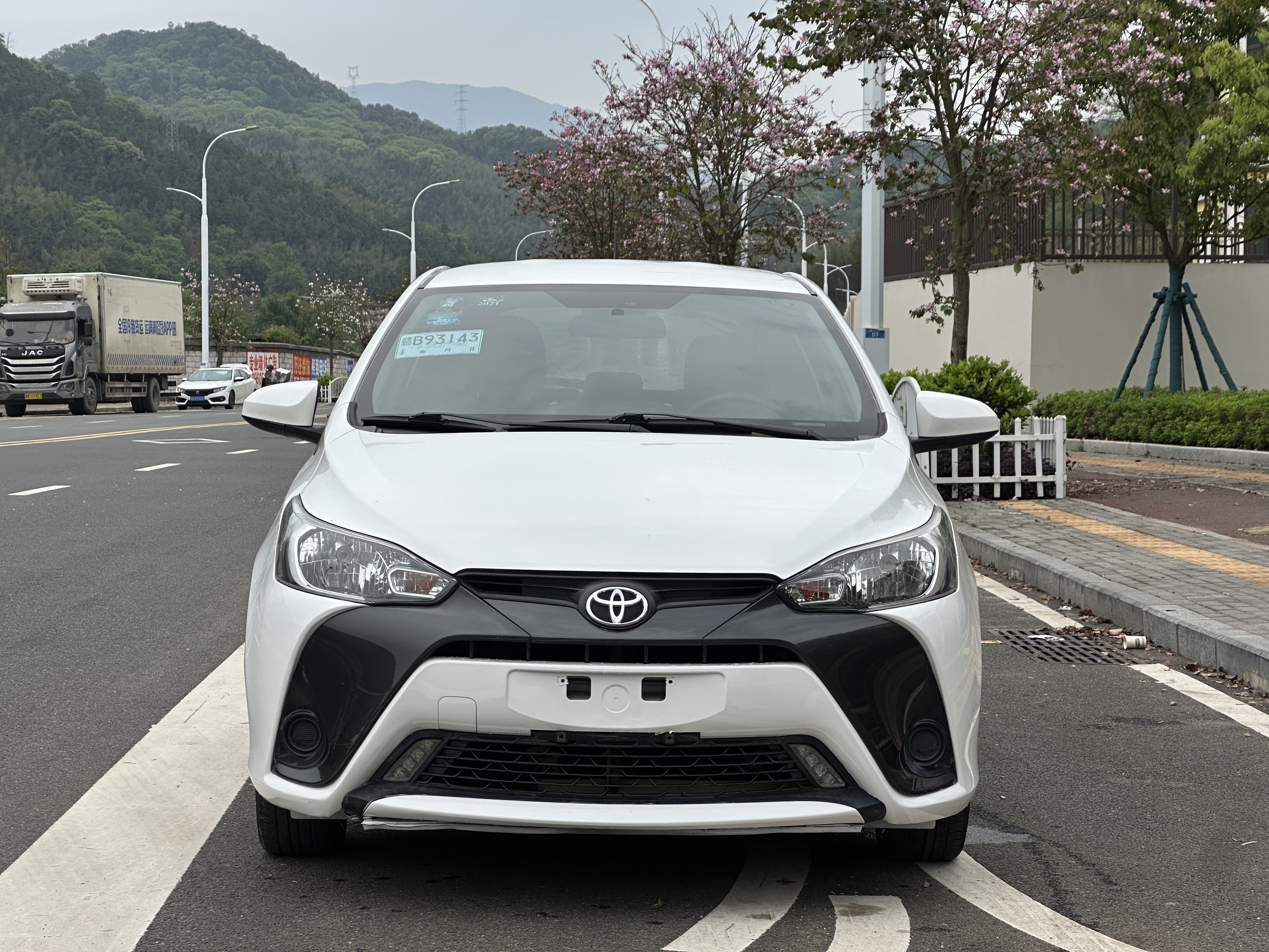 Yaris L Zhixuan 2017 #2 Yaris L Zhixuan 2017 car image #2
