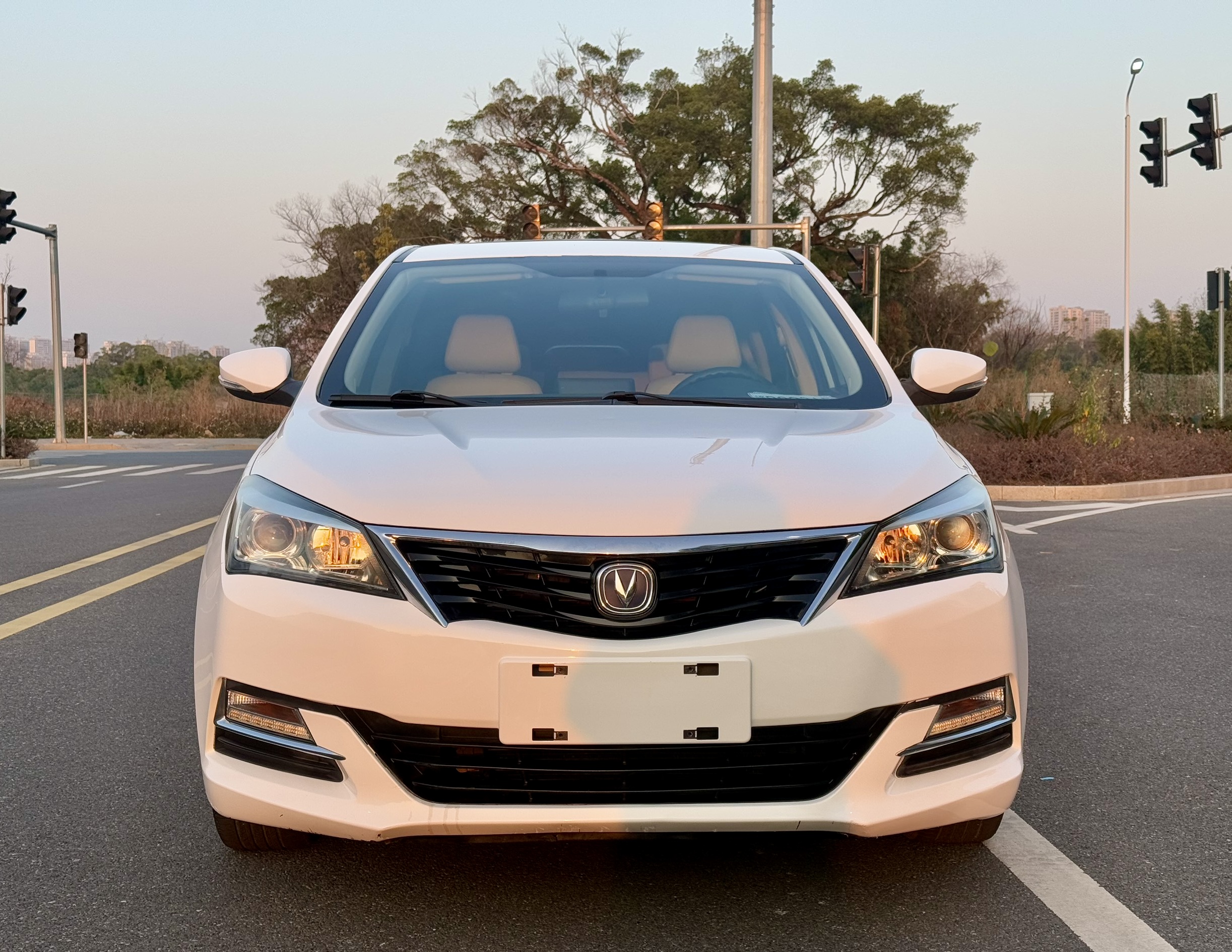 Changan Alsvin V7 2016 car image #2