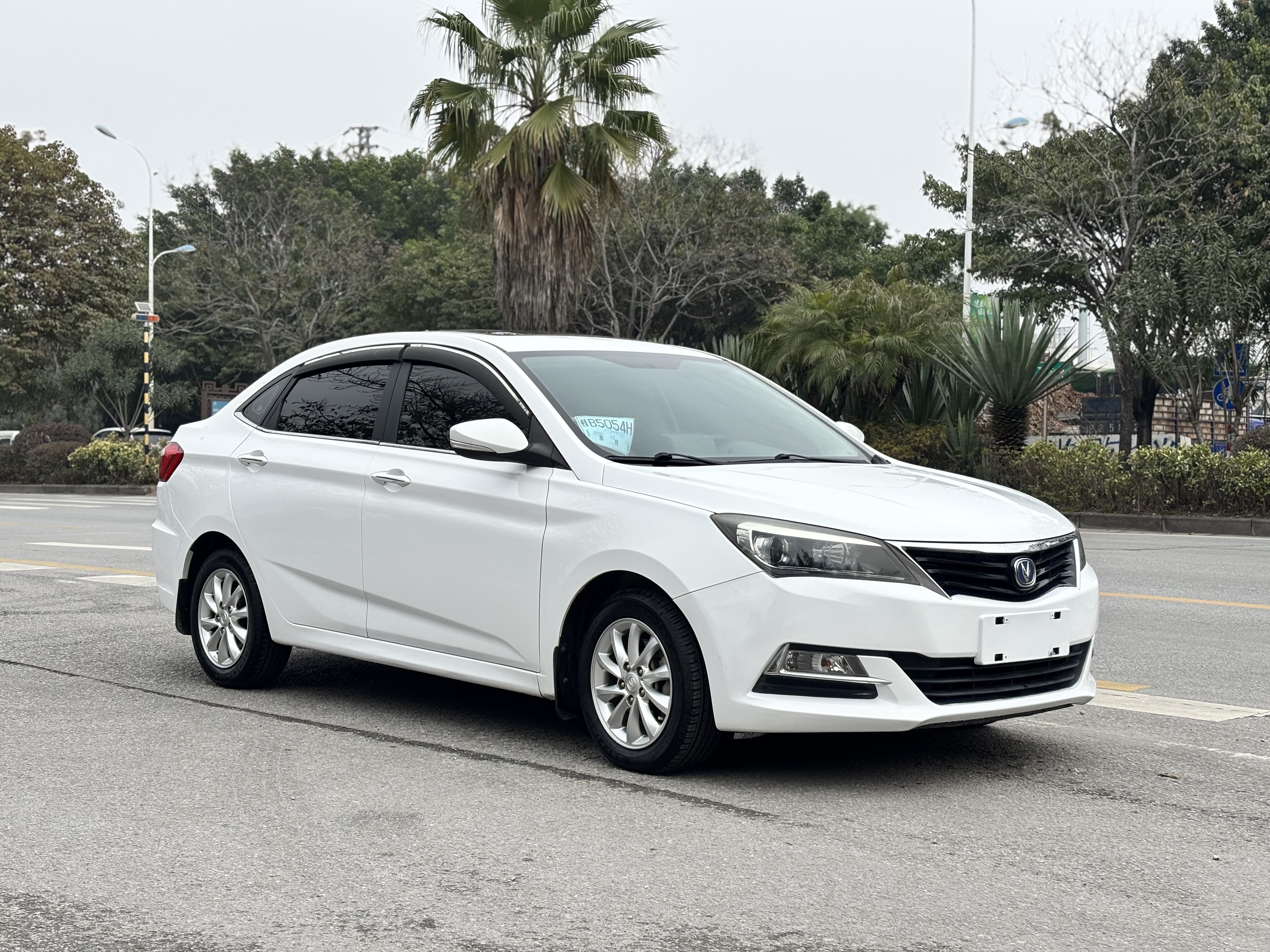 Changan Alsvin V7 2016 car image #2