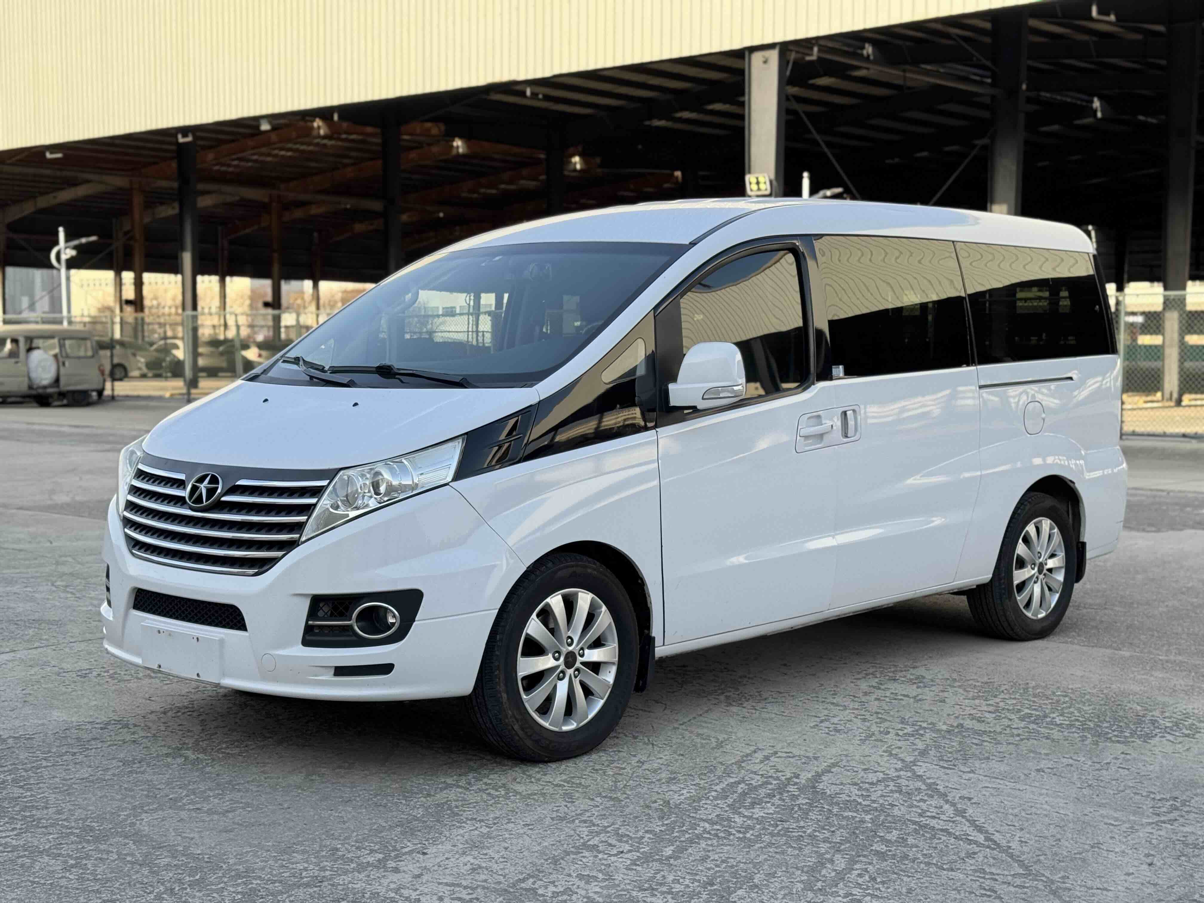 JAC 2015 #2 JAC 2015 car image #2