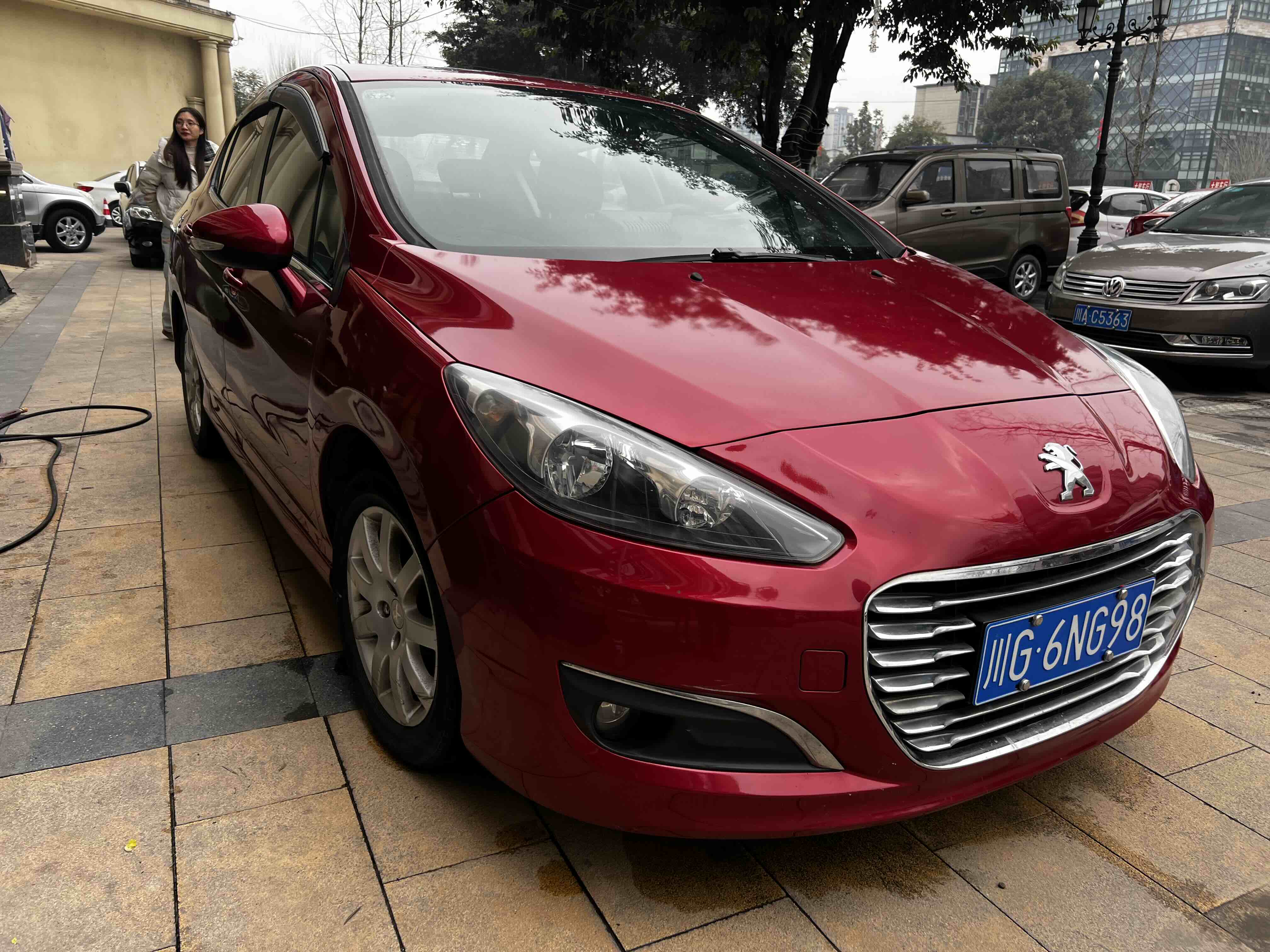 Peugeot 308 2013 car image #2