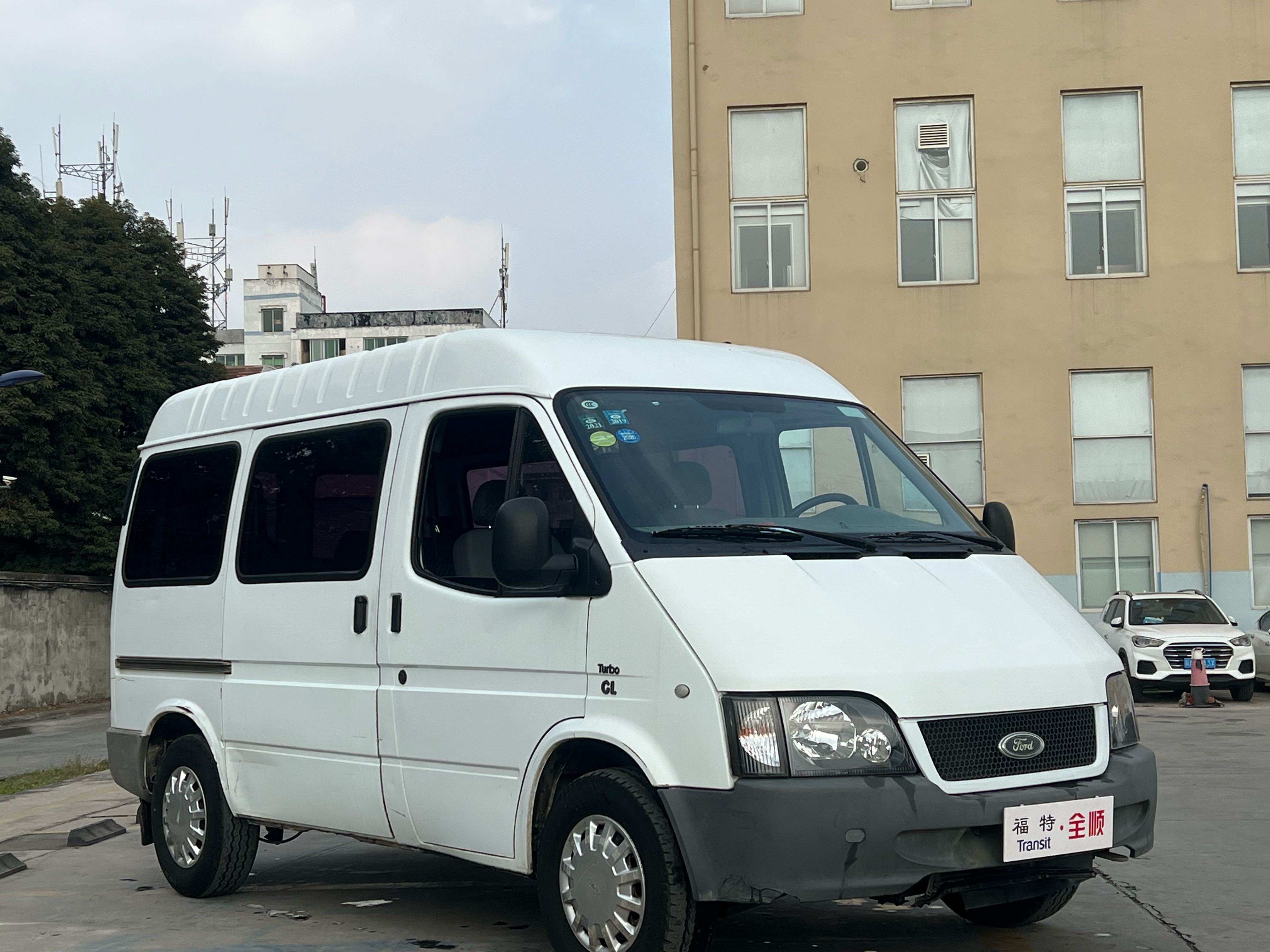 Ford Transit Classic 2015 car image #2