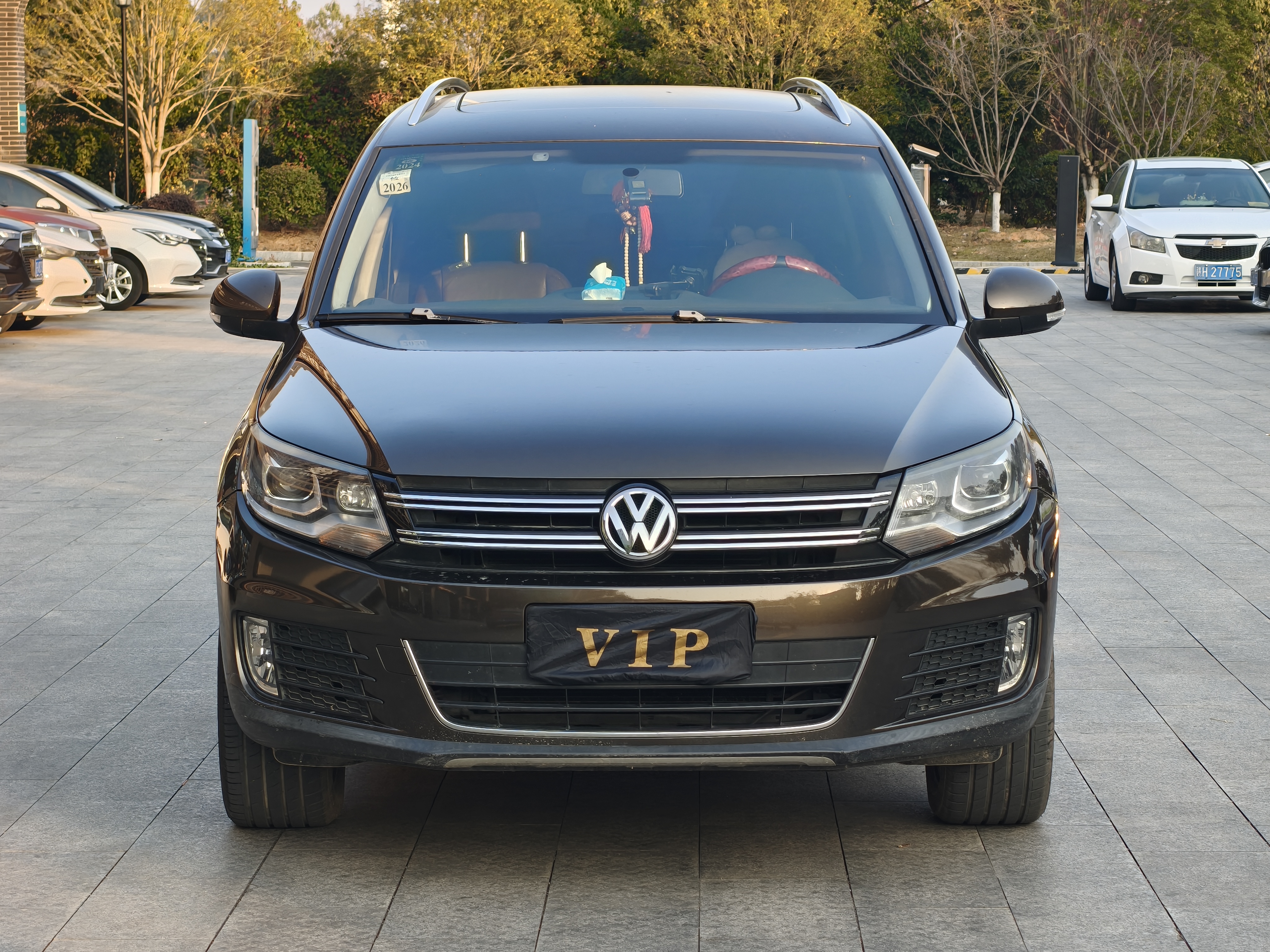 Volkswagen Tiguan 2014 car image #2