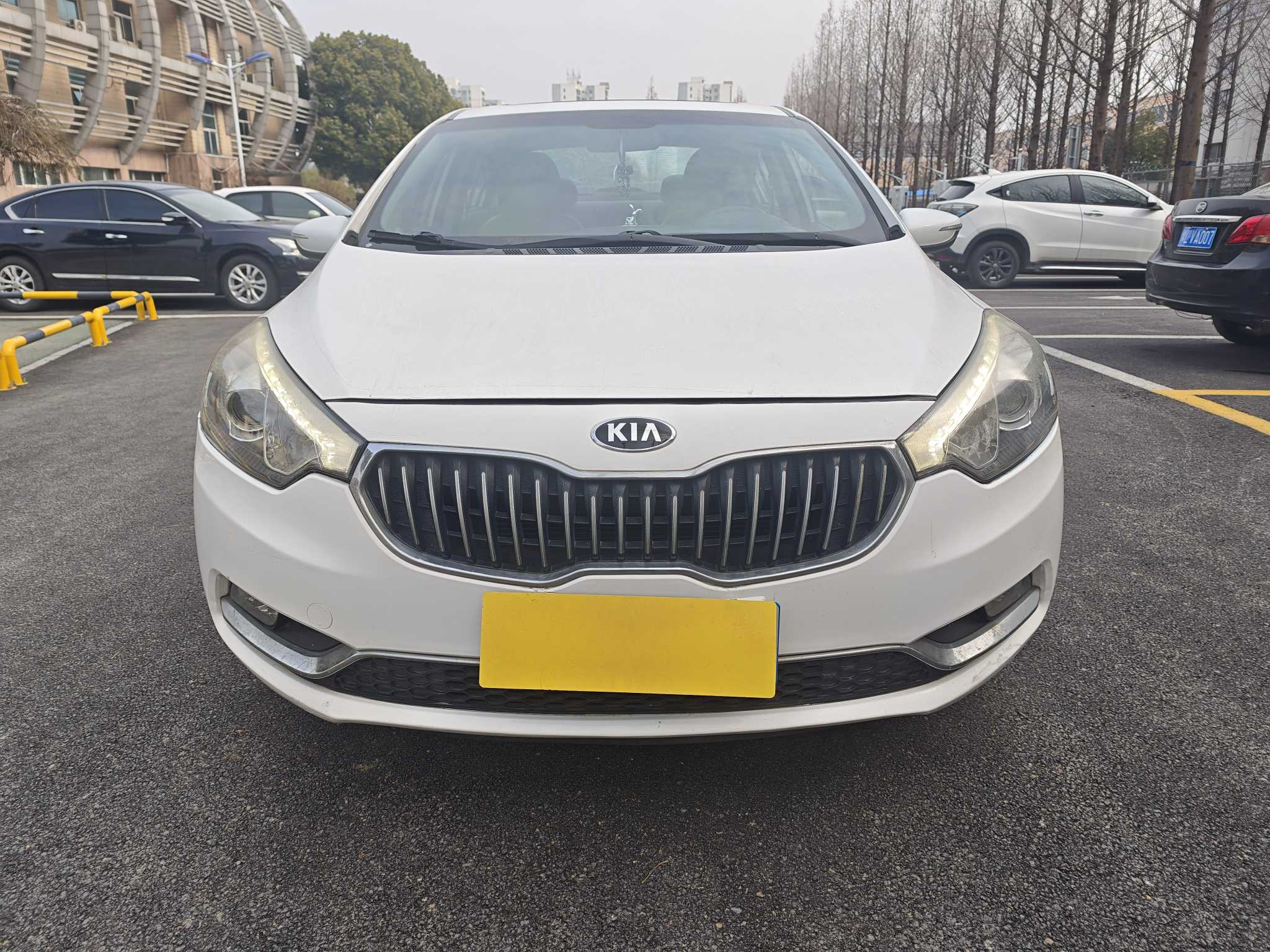 Kia K3 2014 car image #2