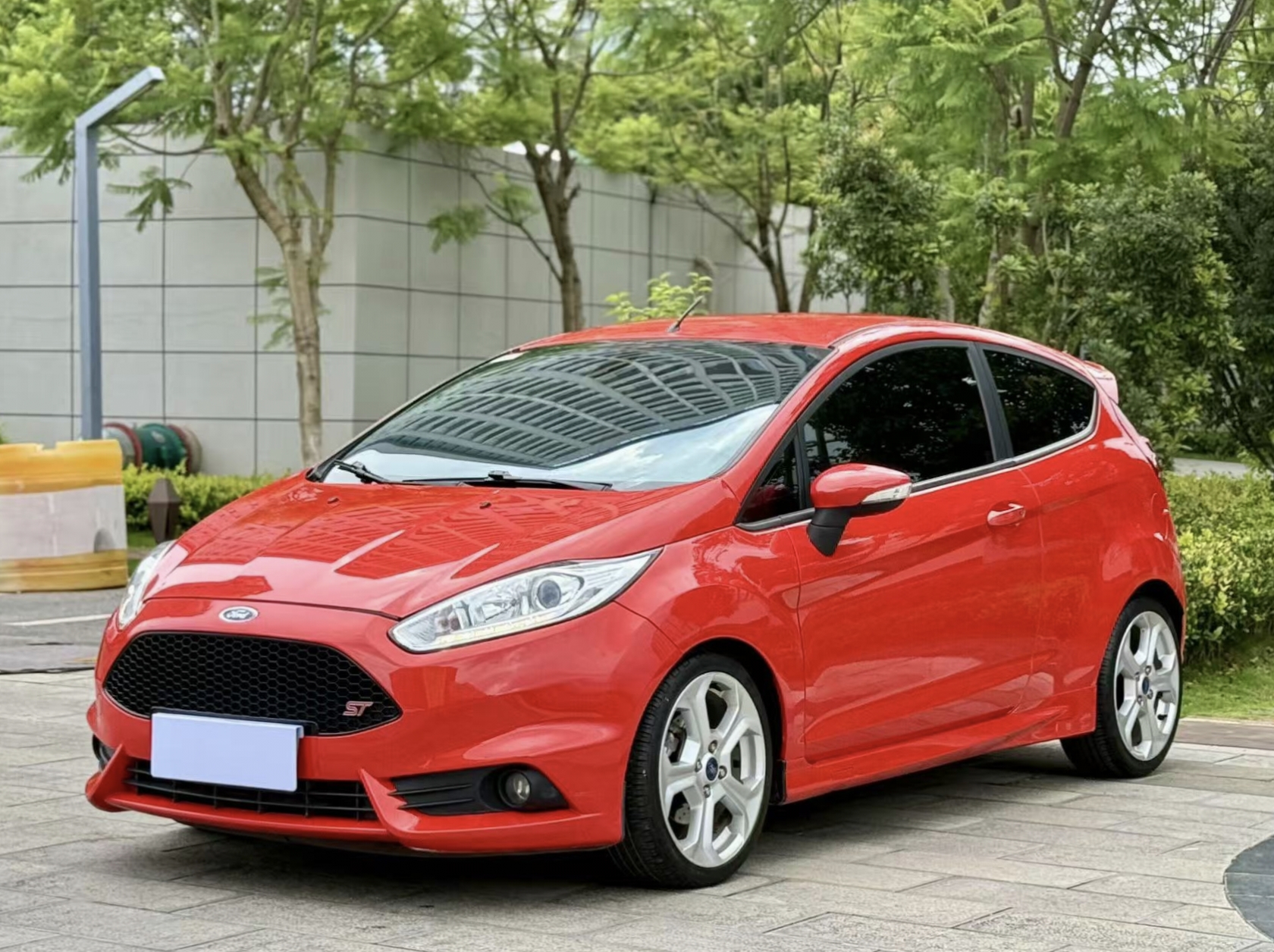 Ford Fiesta (Imported) 2015 car image #2
