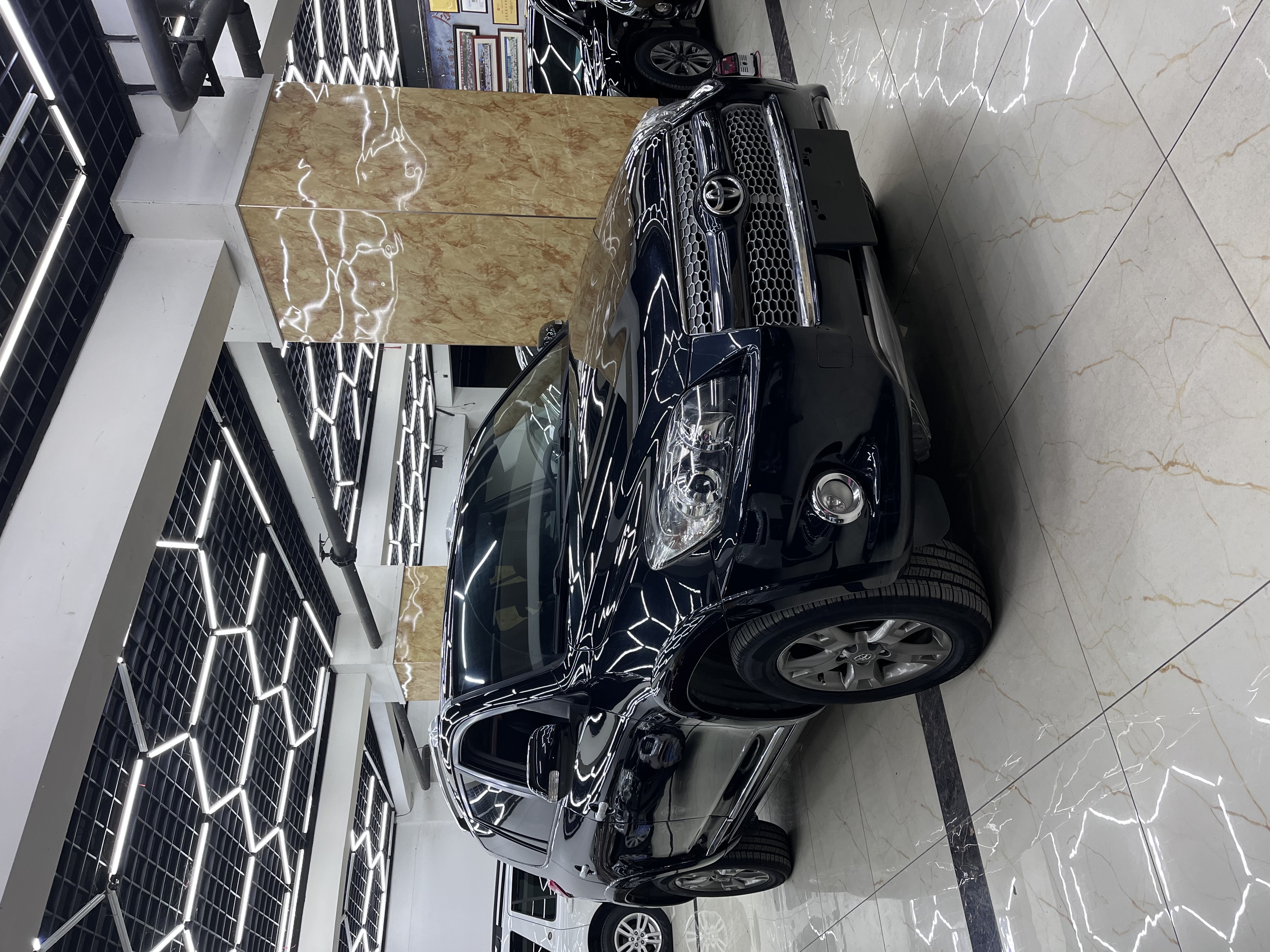 Toyota RAV4 2013 car image #2