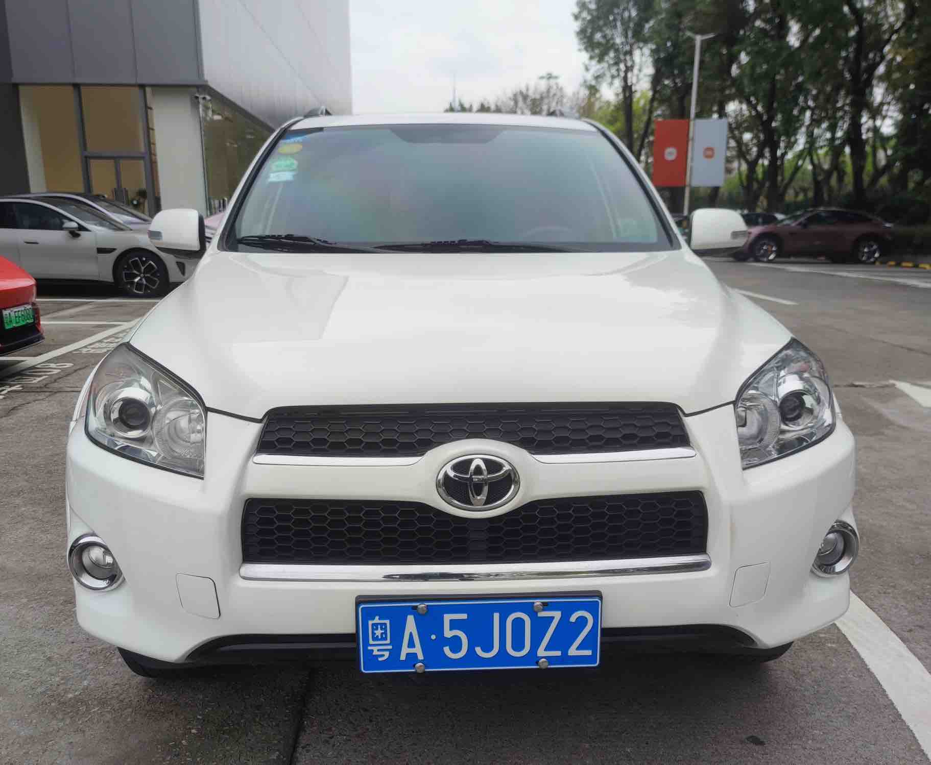 Toyota RAV4 2012 #2 Toyota RAV4 2012 car image #2