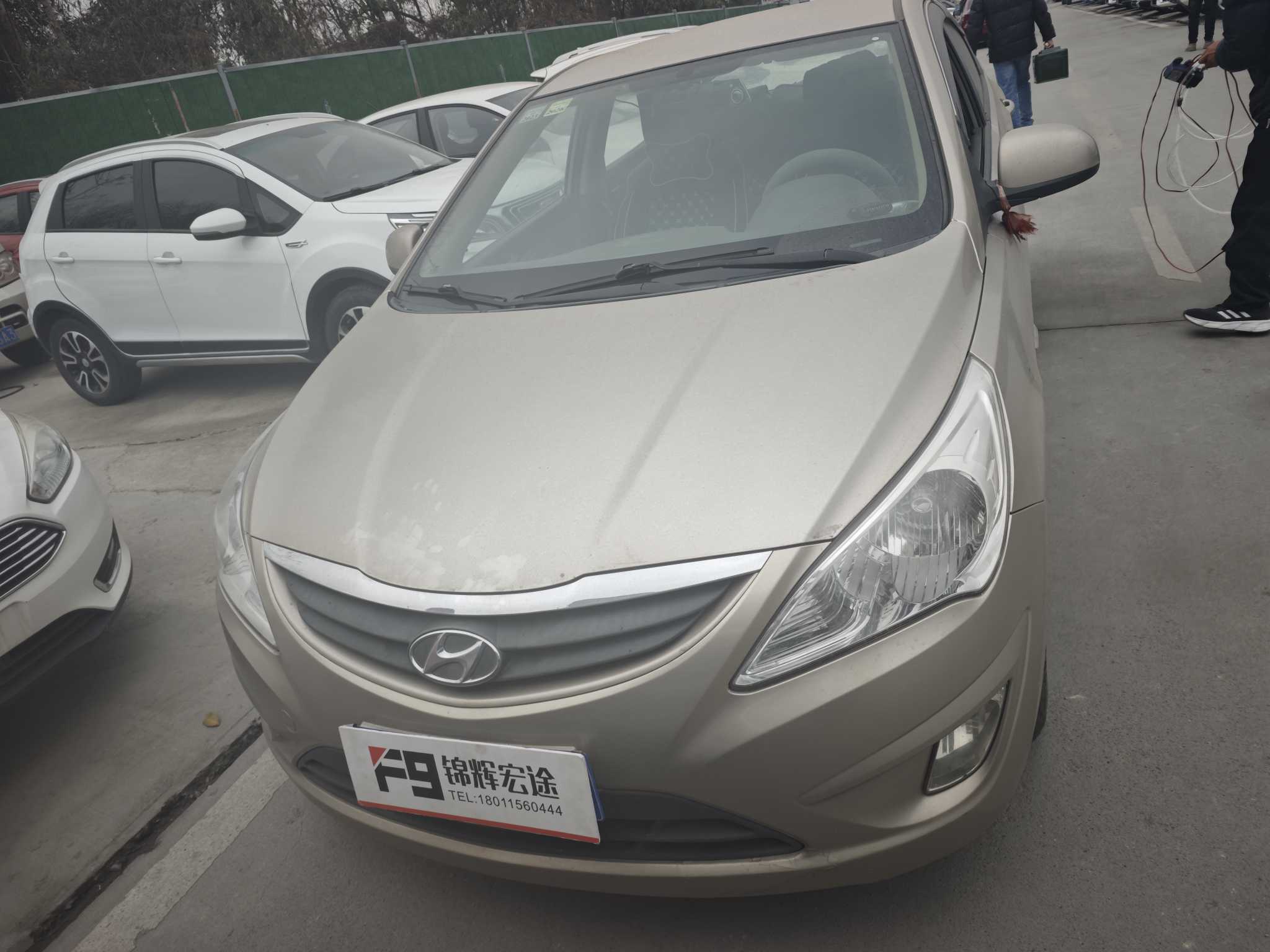 Hyundai Reina 2012 #2 Hyundai Reina 2012 car image #2