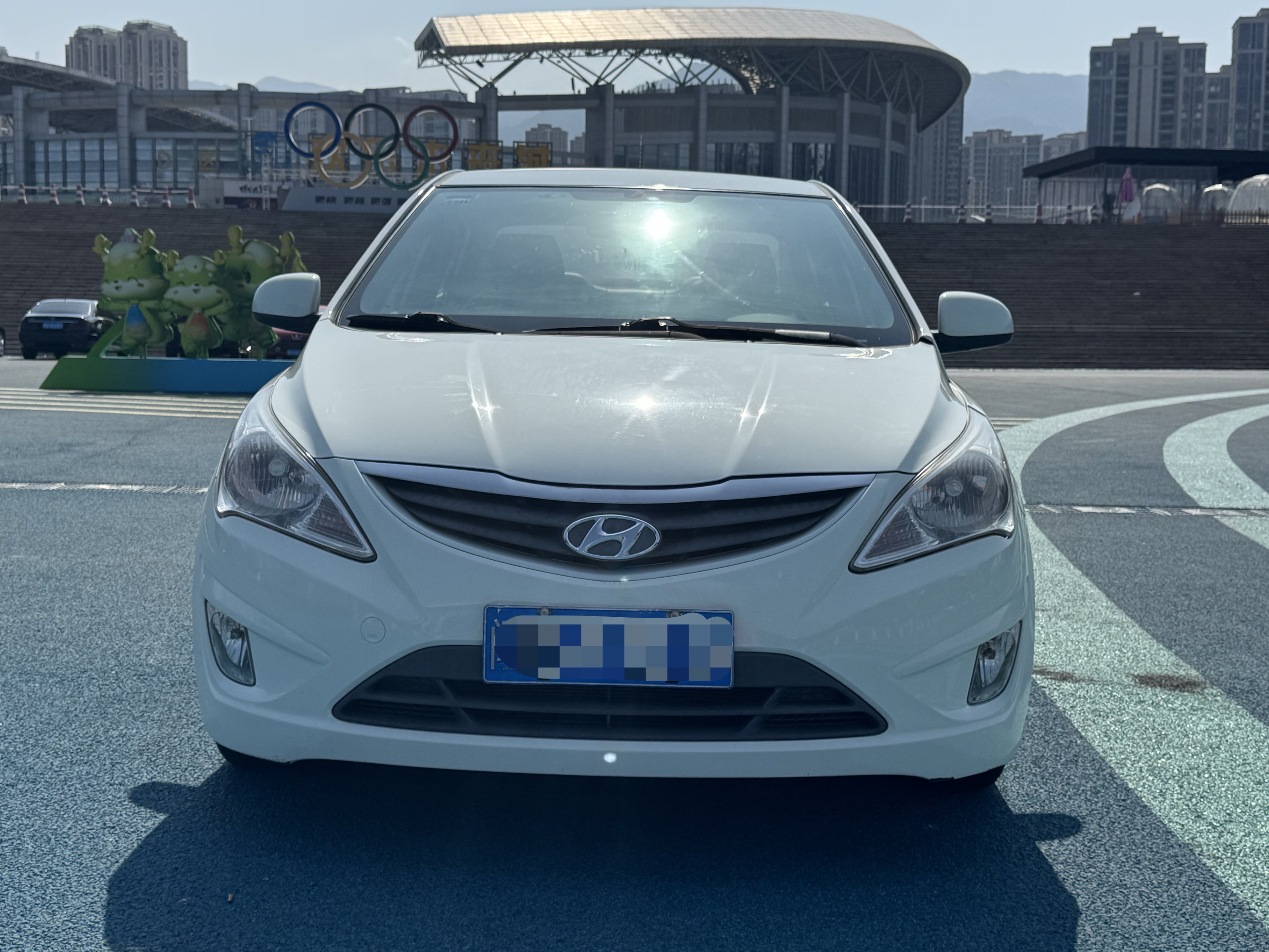 Hyundai Reina 2012 car image #2