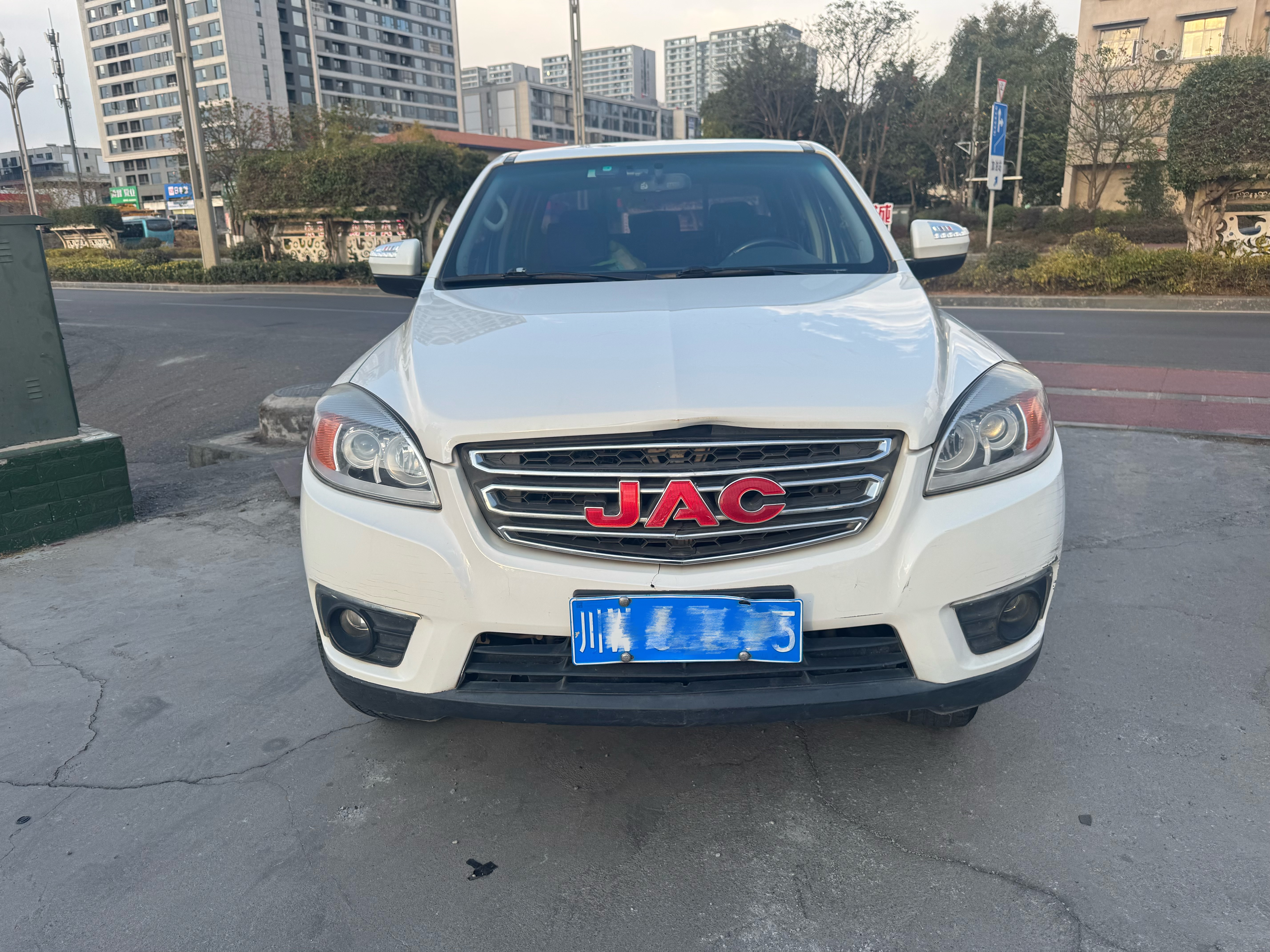 JAC 2017 #2 JAC 2017 car image #2