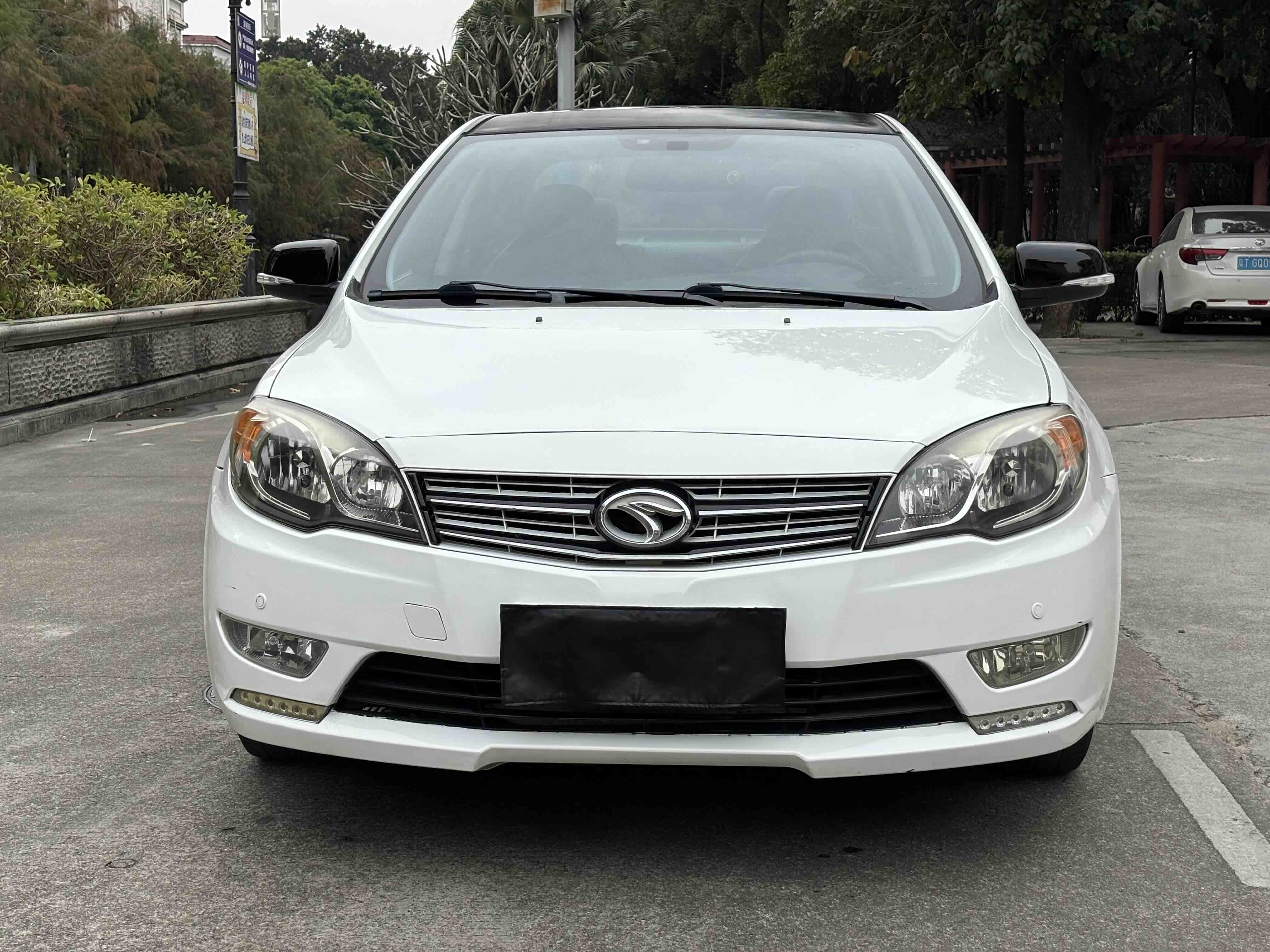 Soueast V5 Lingzhi 2015 #2 Soueast V5 Lingzhi 2015 car image #2