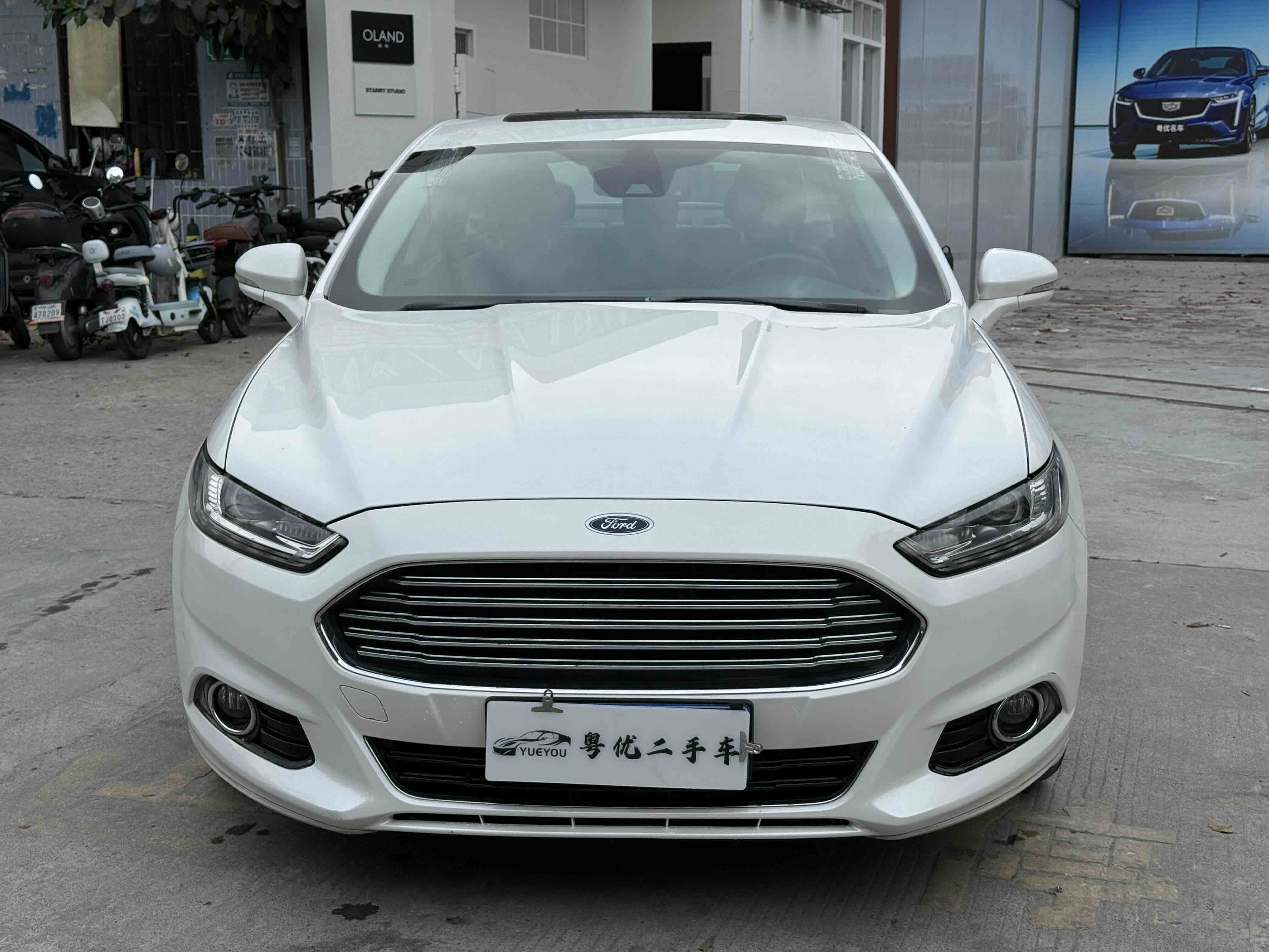 Ford Mondeo 2014 car image #2