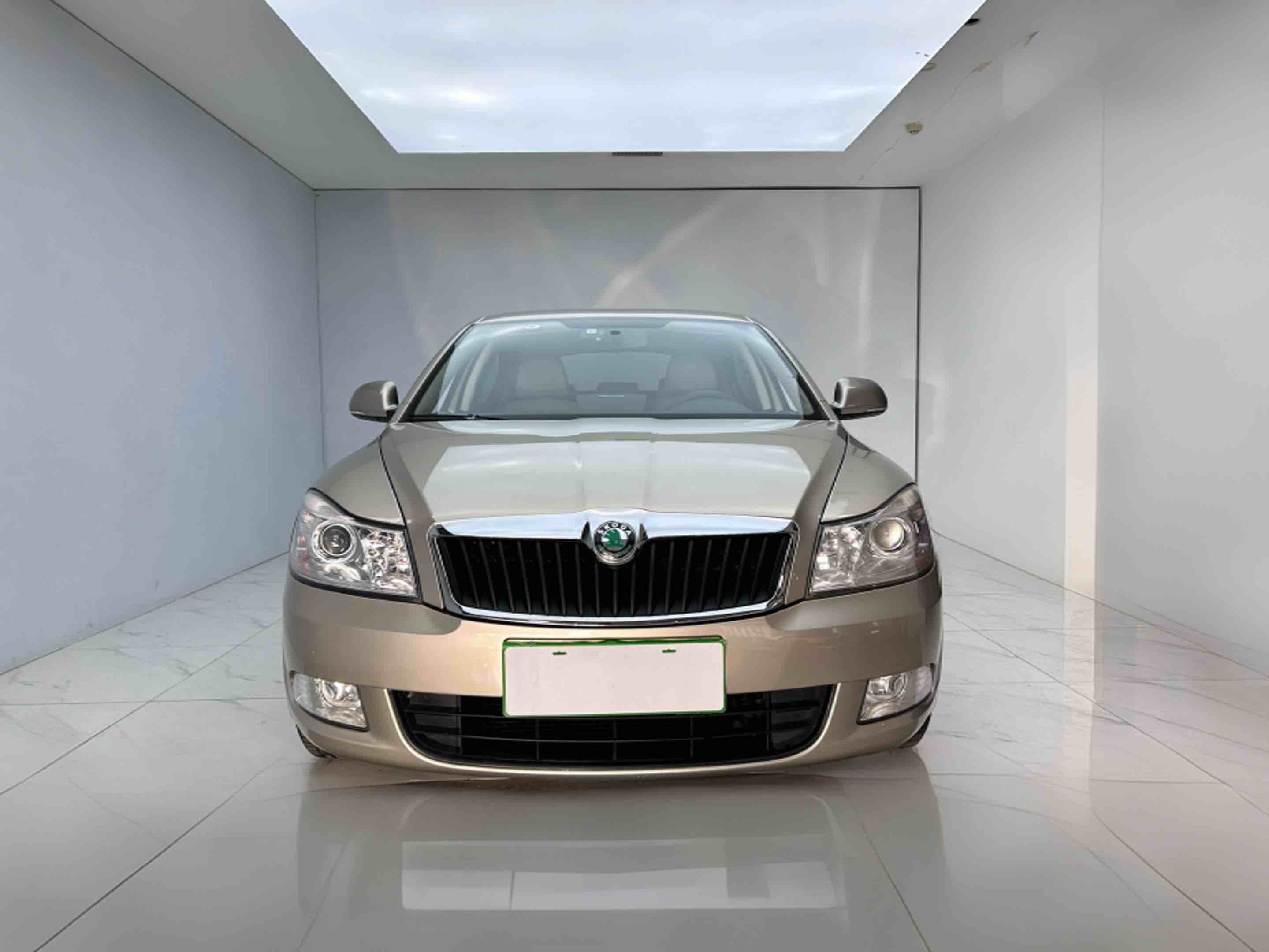 Skoda Octavia 2012 car image #2
