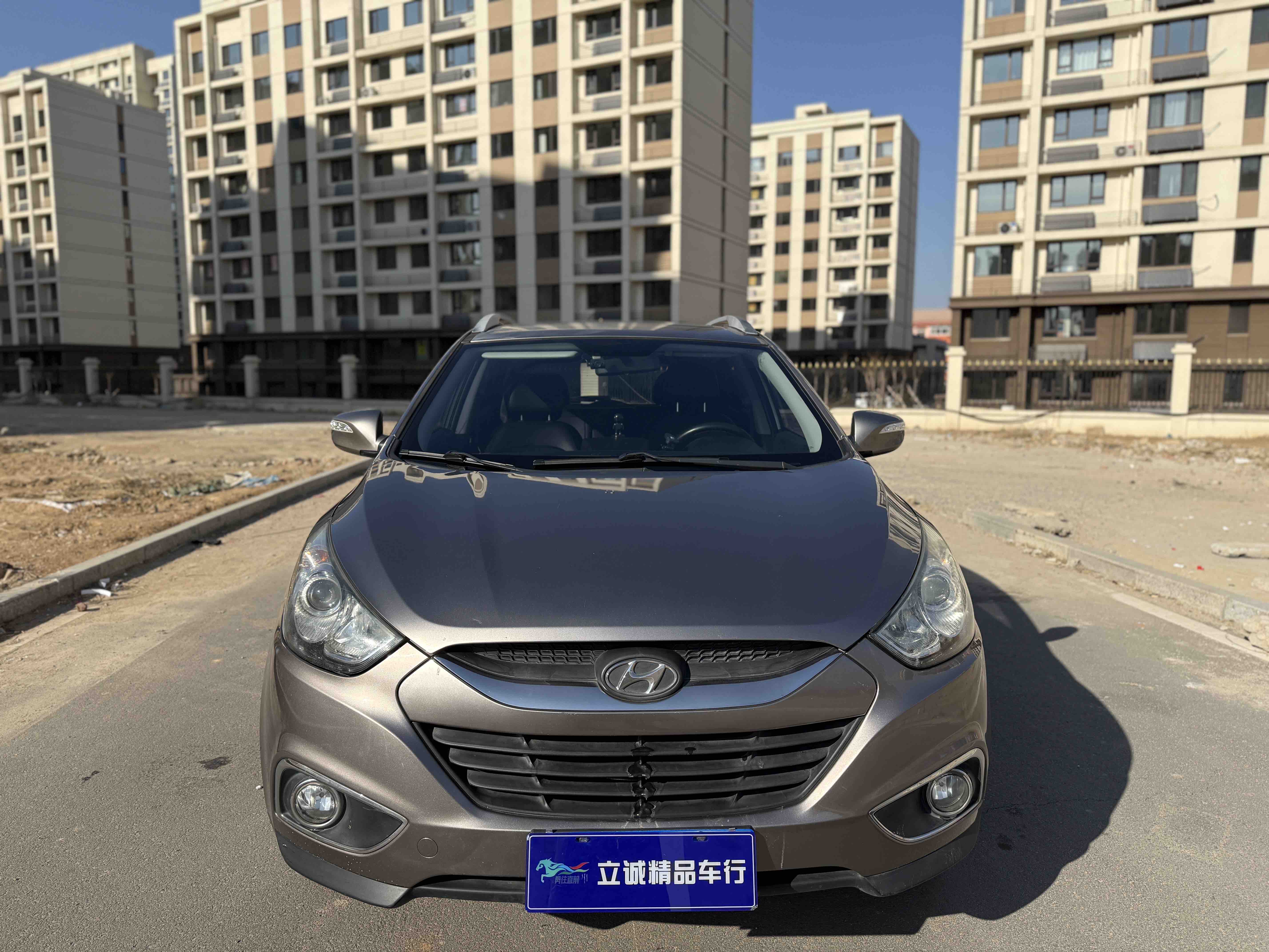 Hyundai ix35 2012 car image #2