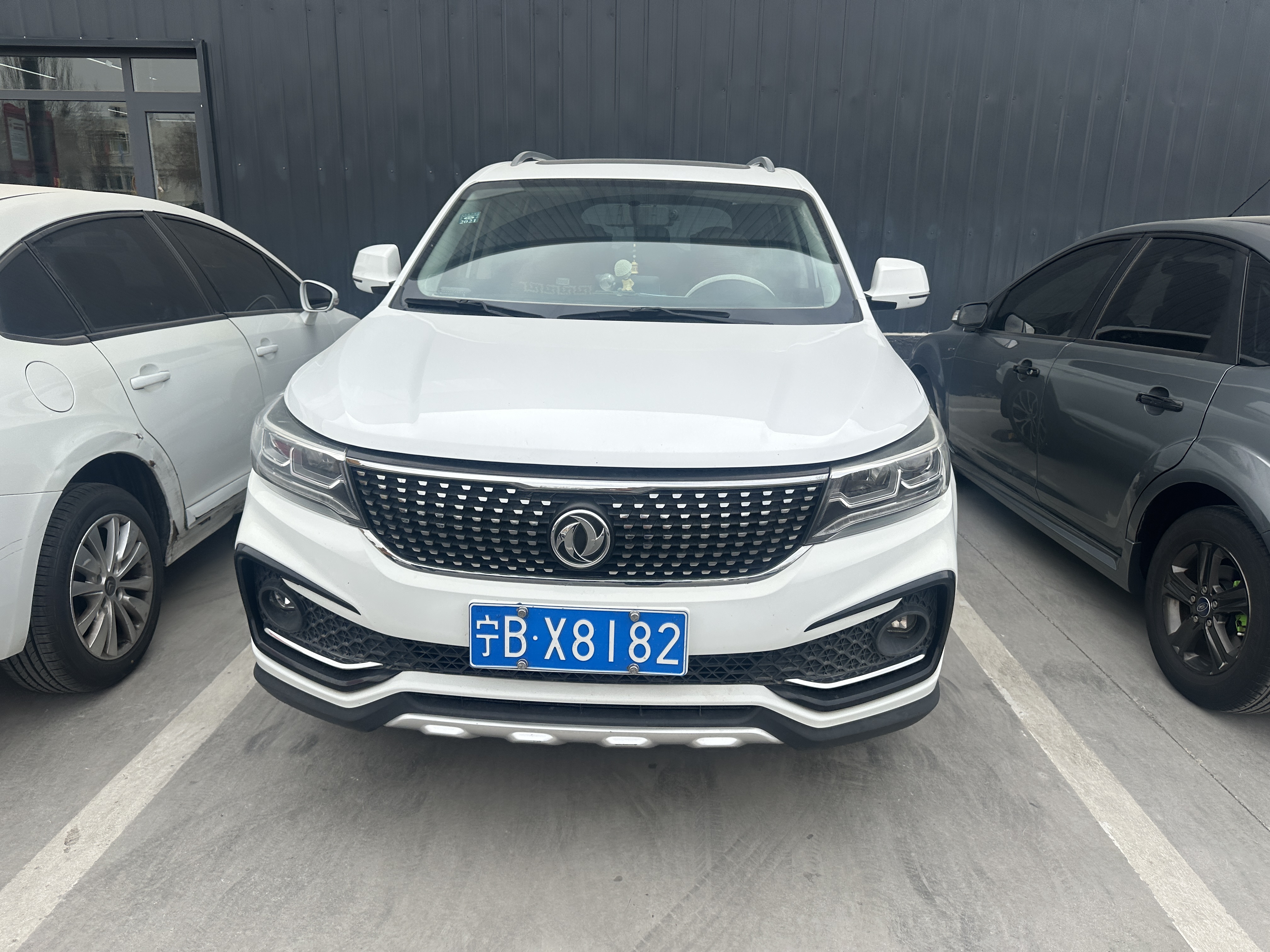 Forthing JOYEAR X5 2017 #2 Forthing JOYEAR X5 2017 изображение автомобиля #2