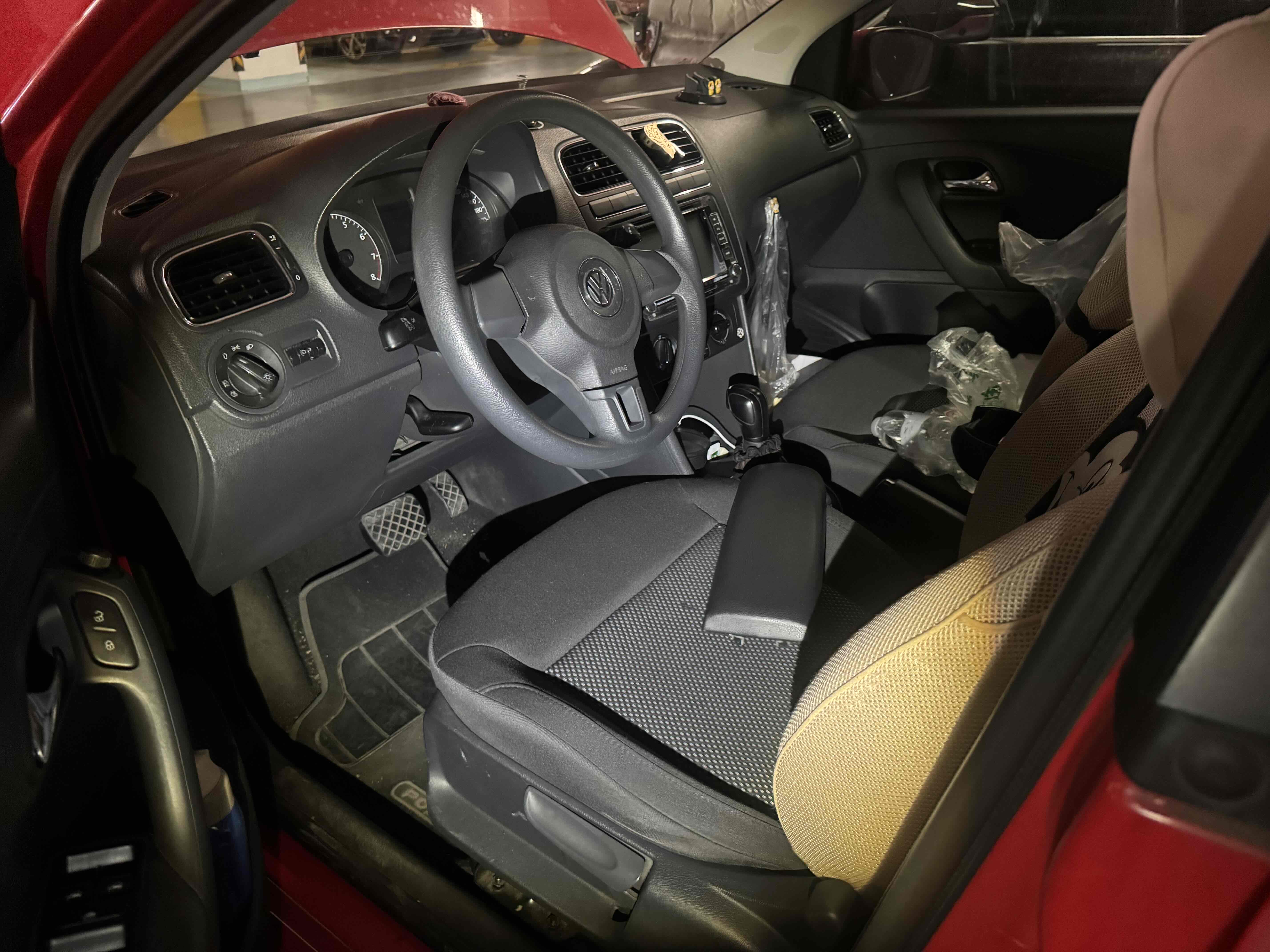 Volkswagen Polo 2014 car image #2