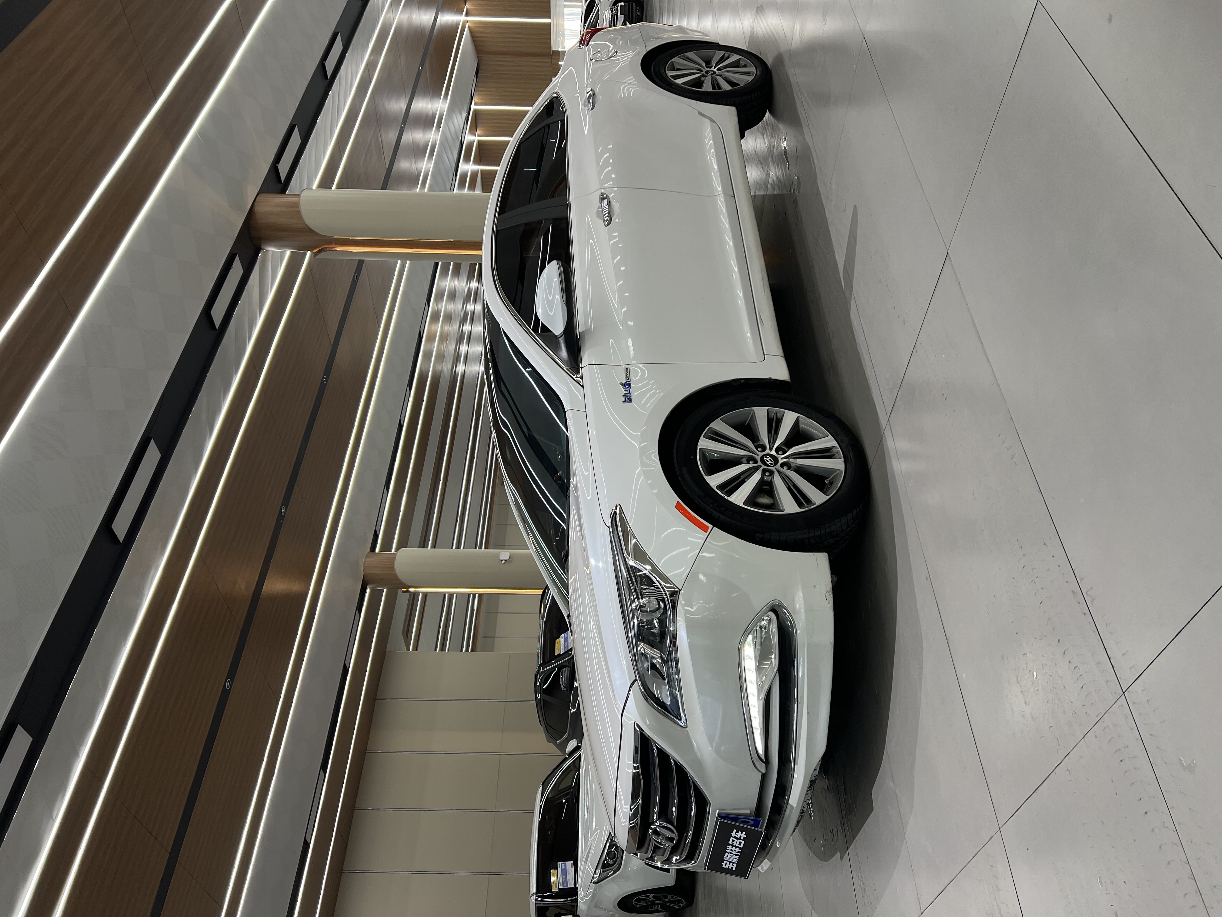 Hyundai Mistra 2015 car image #2