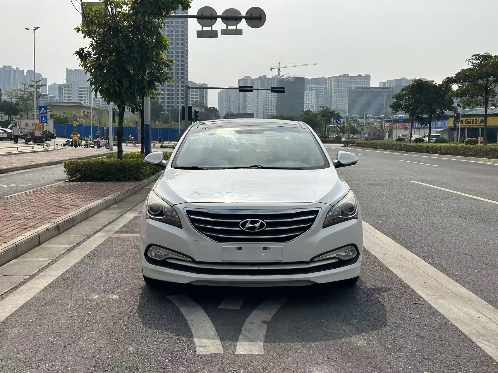 Hyundai Mistra 2014 car image #2