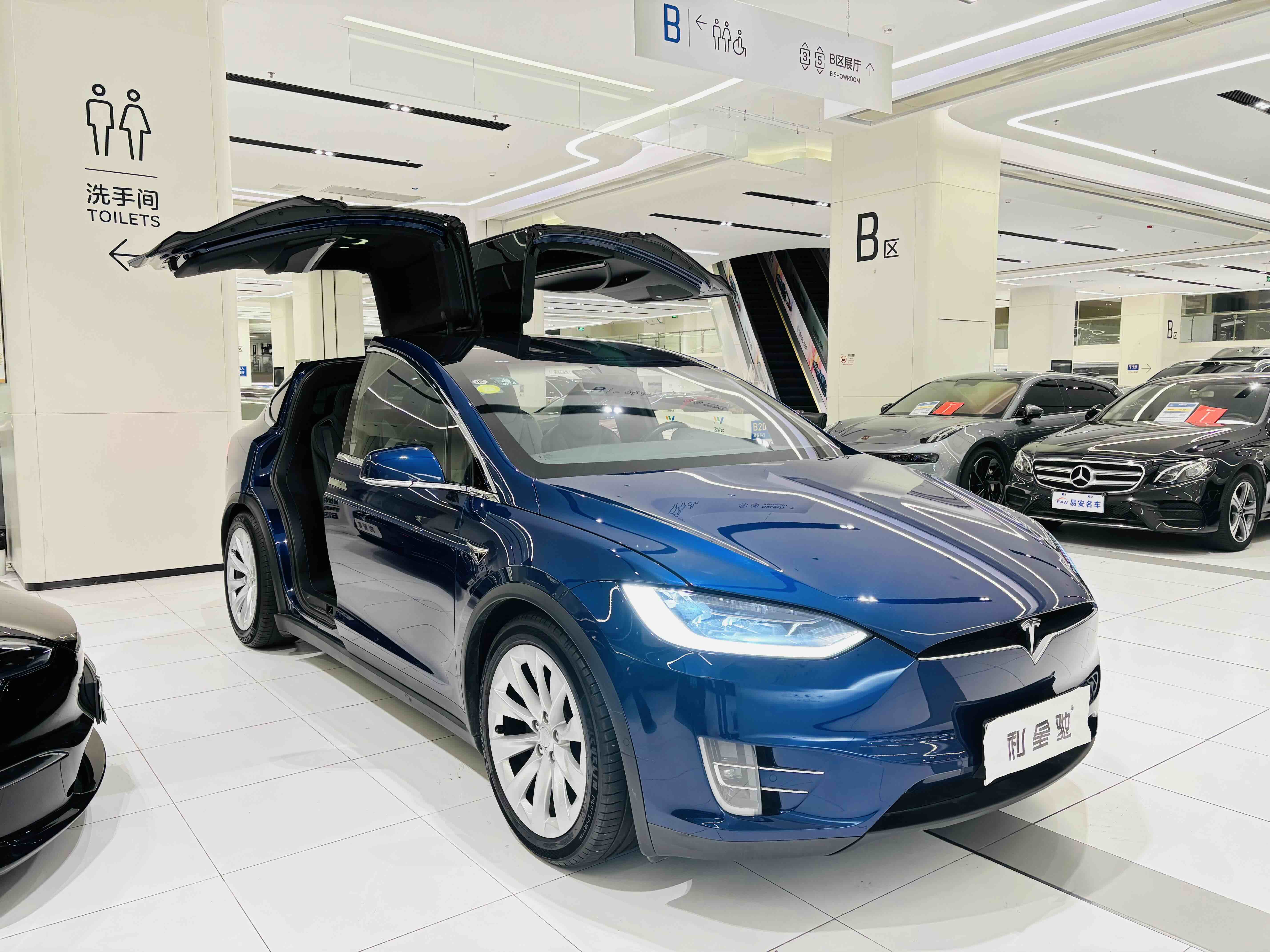 特斯拉 Model X 2018 汽车图片 #2