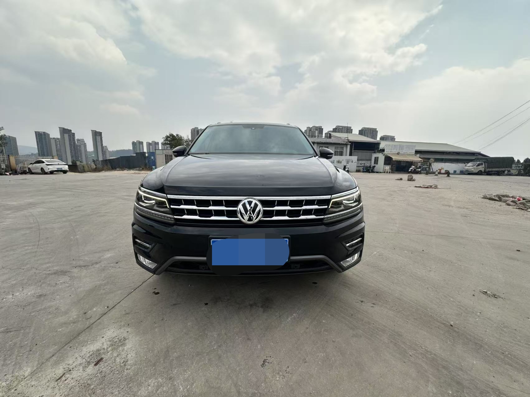Volkswagen Tiguan L 2017 #2 Volkswagen Tiguan L 2017 car image #2