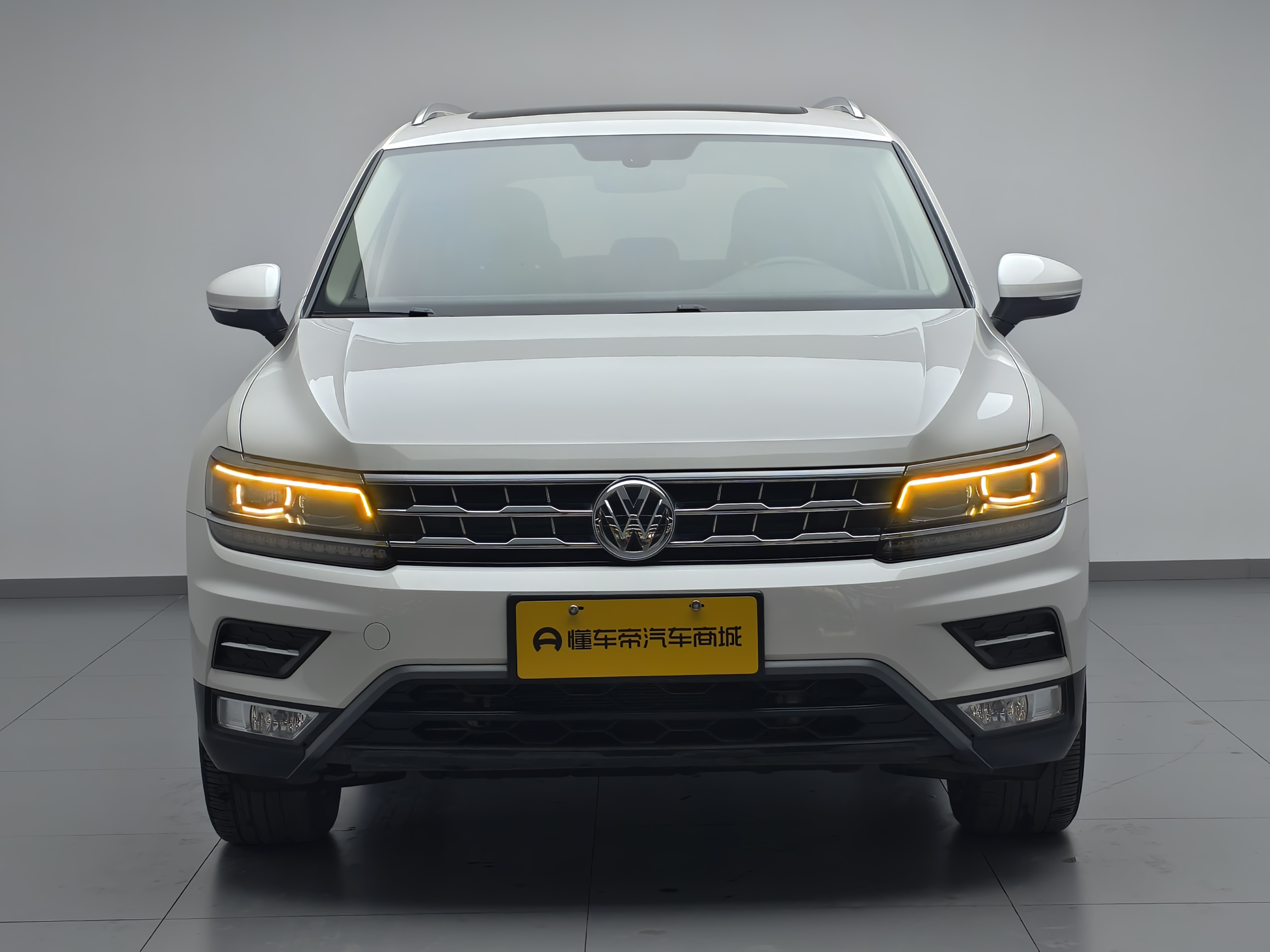 Volkswagen Tiguan L 2018 car image #2