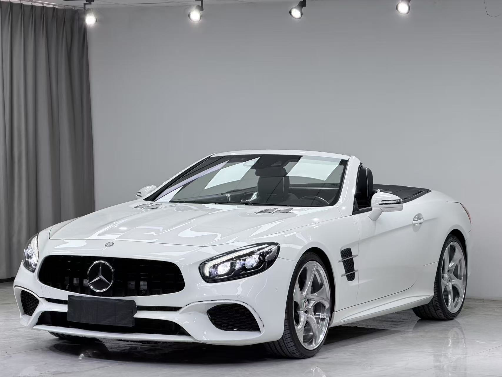 Mercedes-Benz SL Class 2017 car image #2