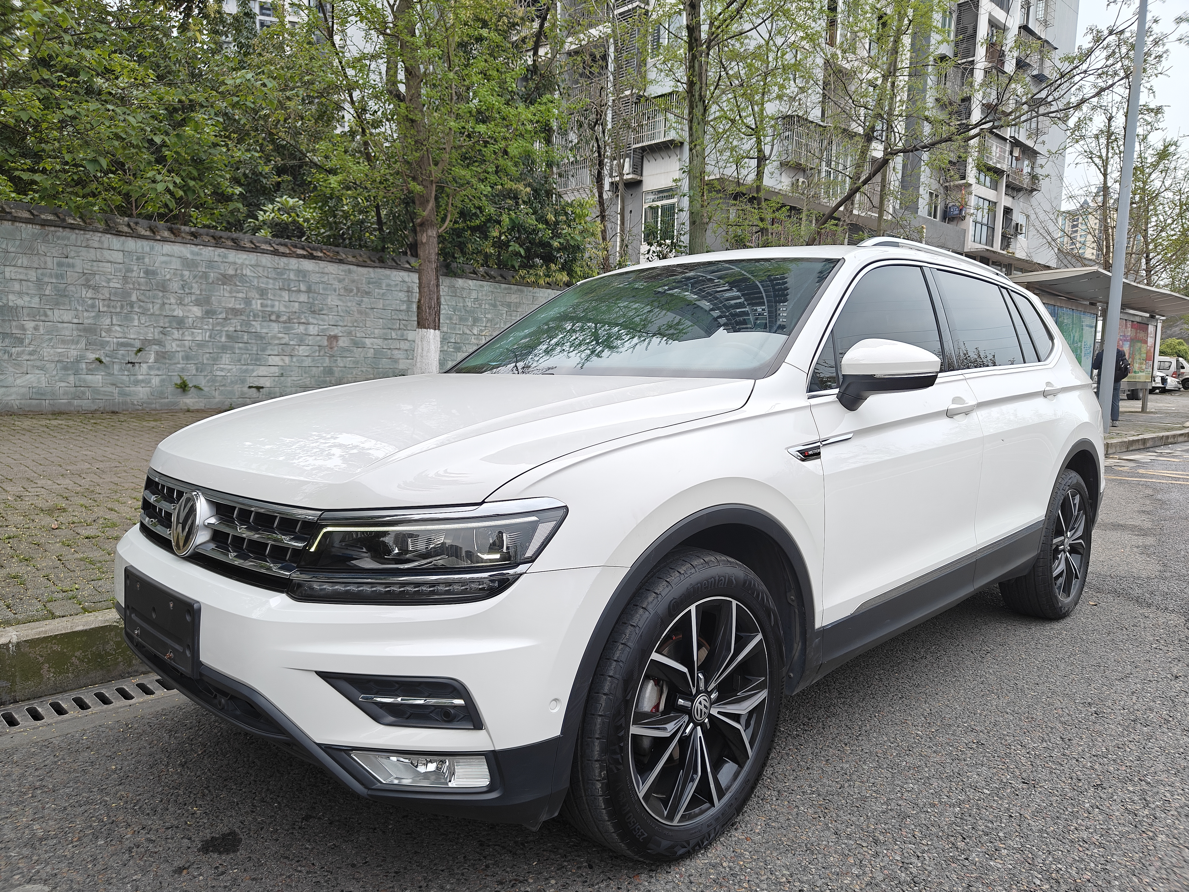 Volkswagen Tiguan L 2017 car image #2