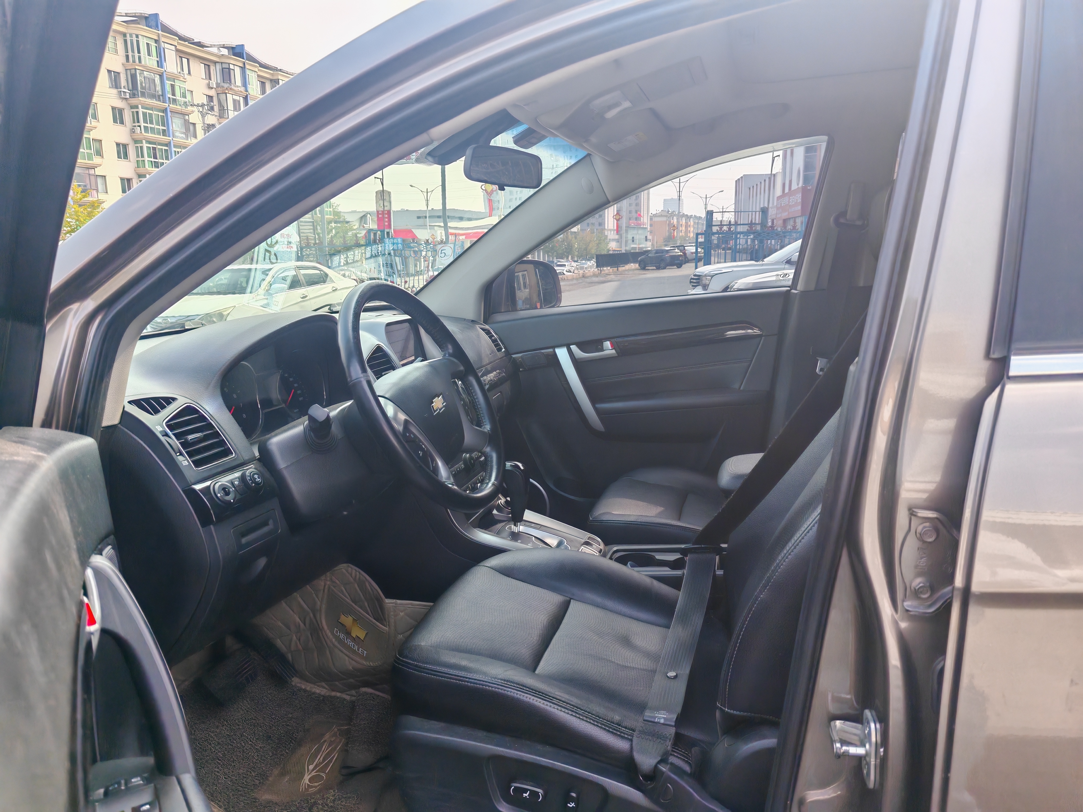 Chevrolet Captiva 2017 car image #2