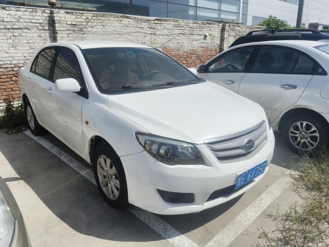 BYD G3 2013 car image #2