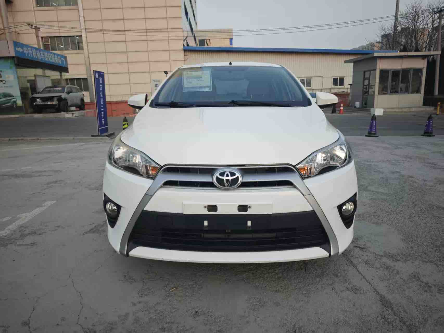 Yaris L Zhixuan 2014 #2 Yaris L Zhixuan 2014 car image #2