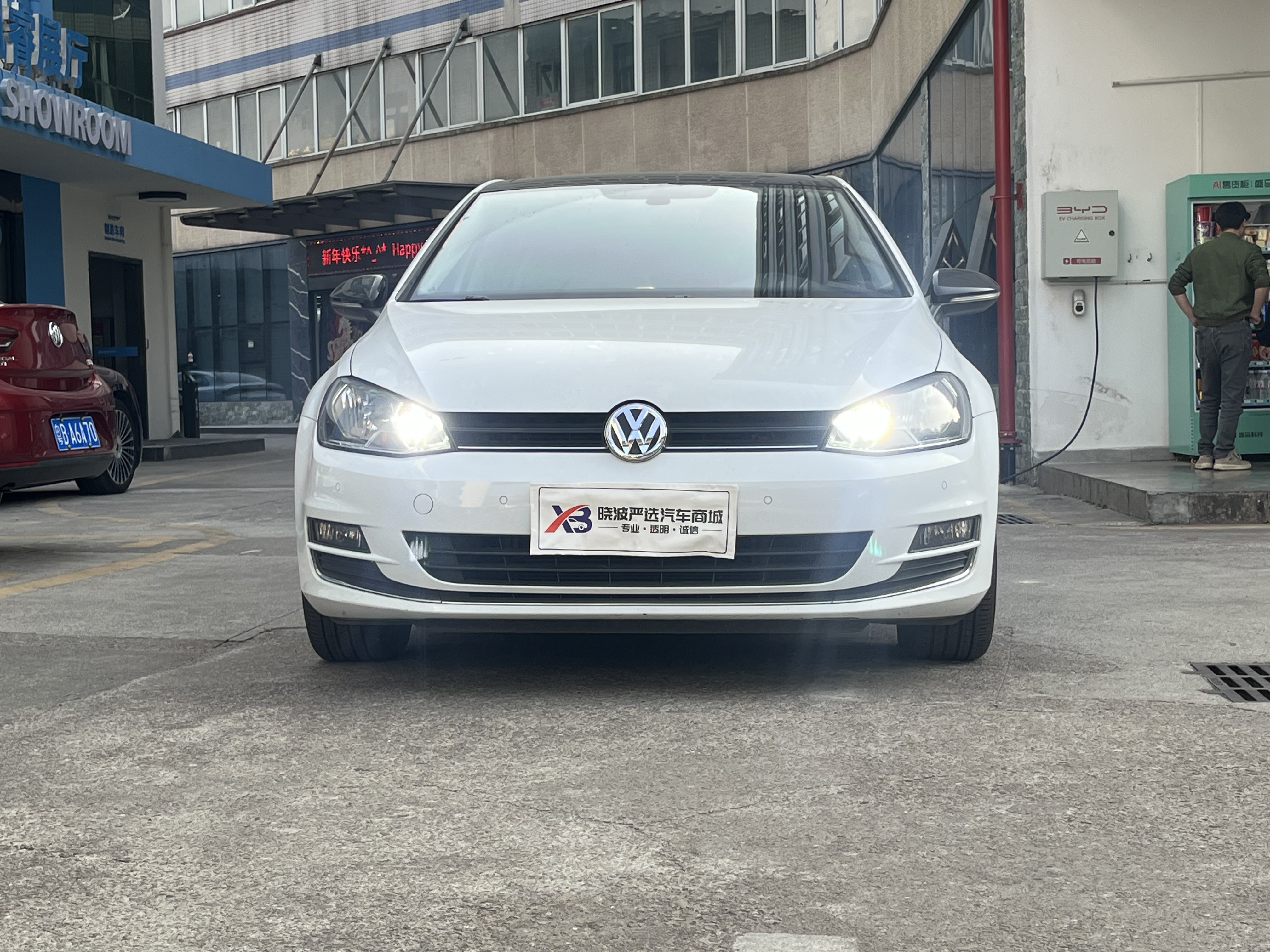 Volkswagen Golf 2017 car image #2