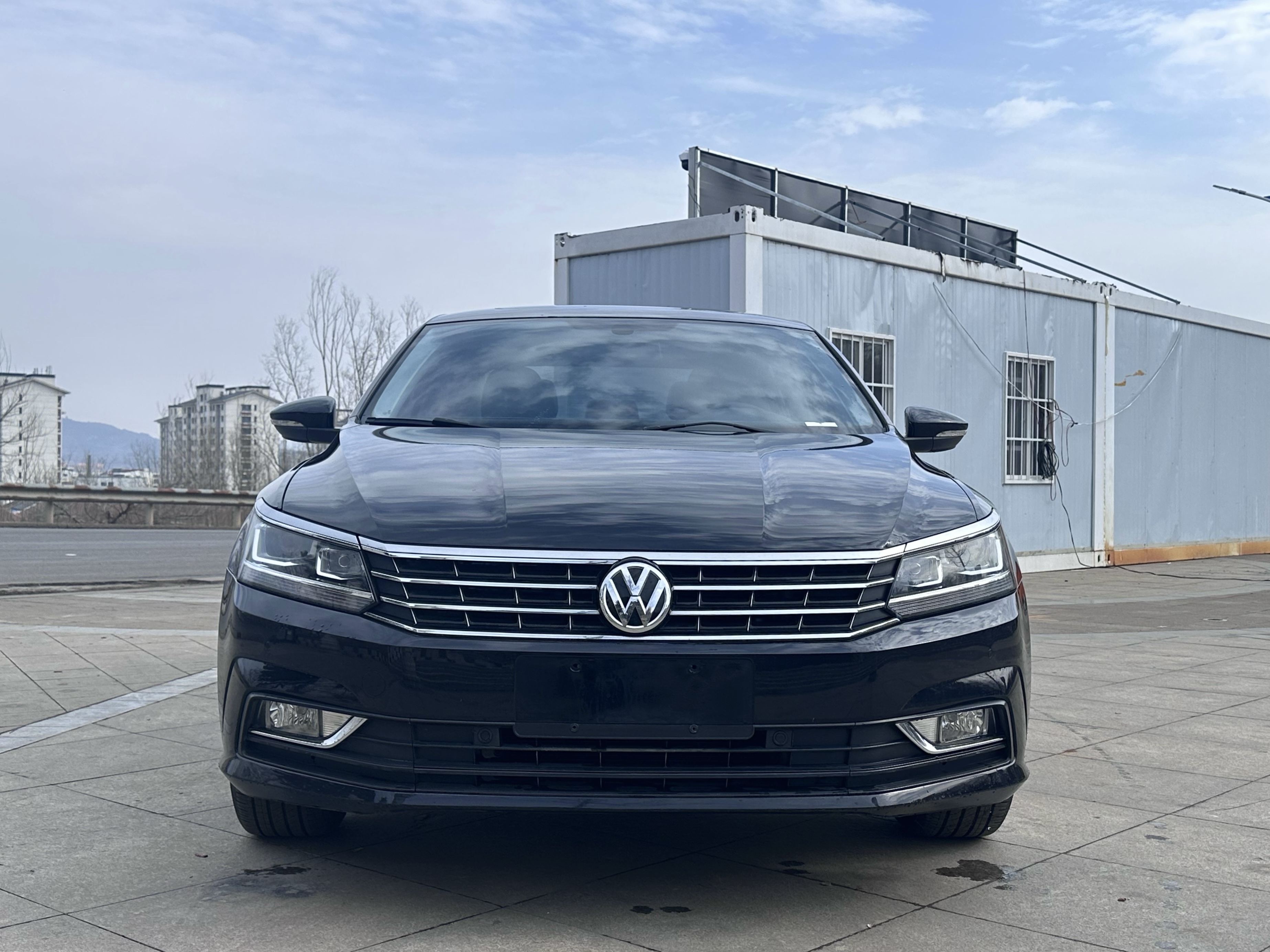 Volkswagen Passat 2018 car image #2
