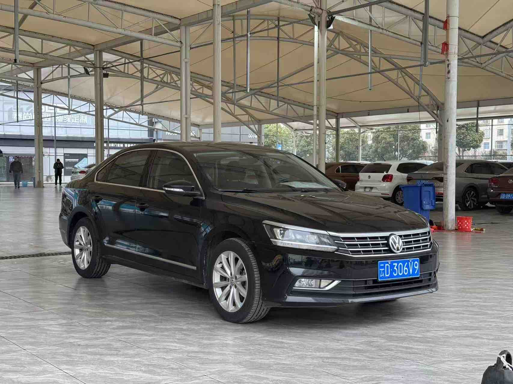 Volkswagen Passat 2017 car image #2