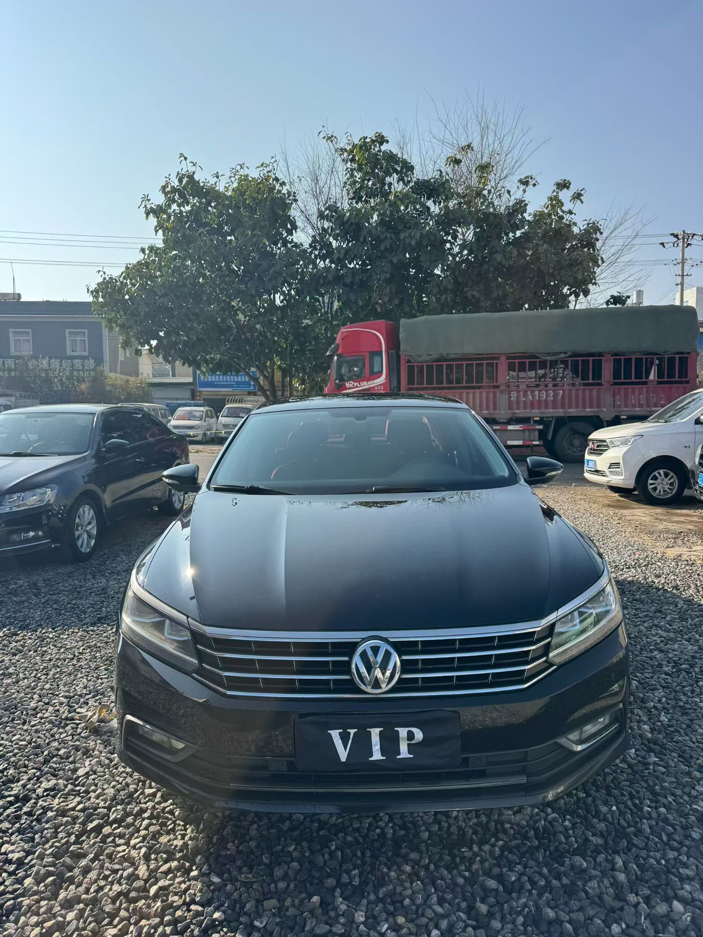 Volkswagen Passat 2018 car image #2