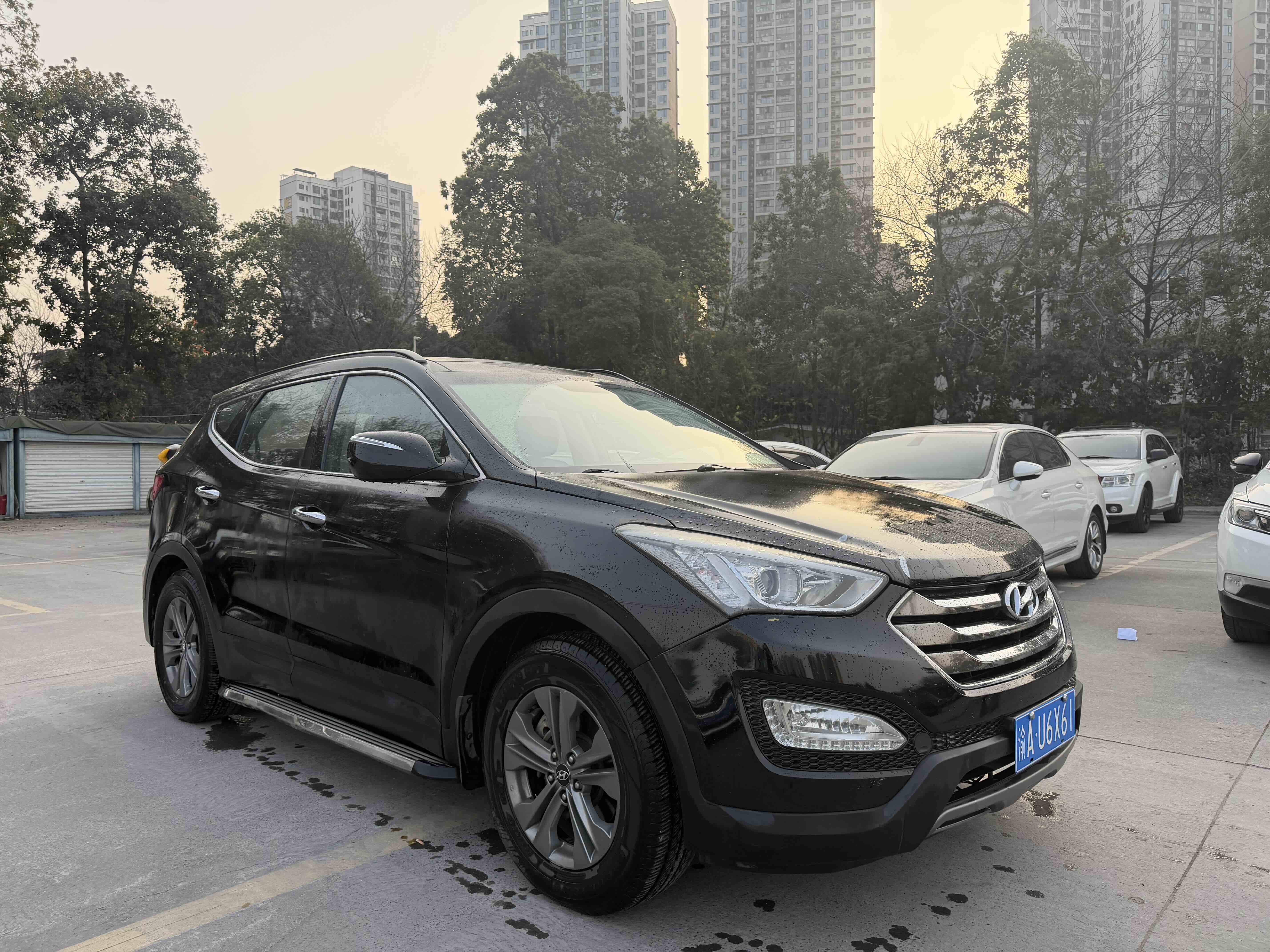 Hyundai Santa Fe 2013 car image #2
