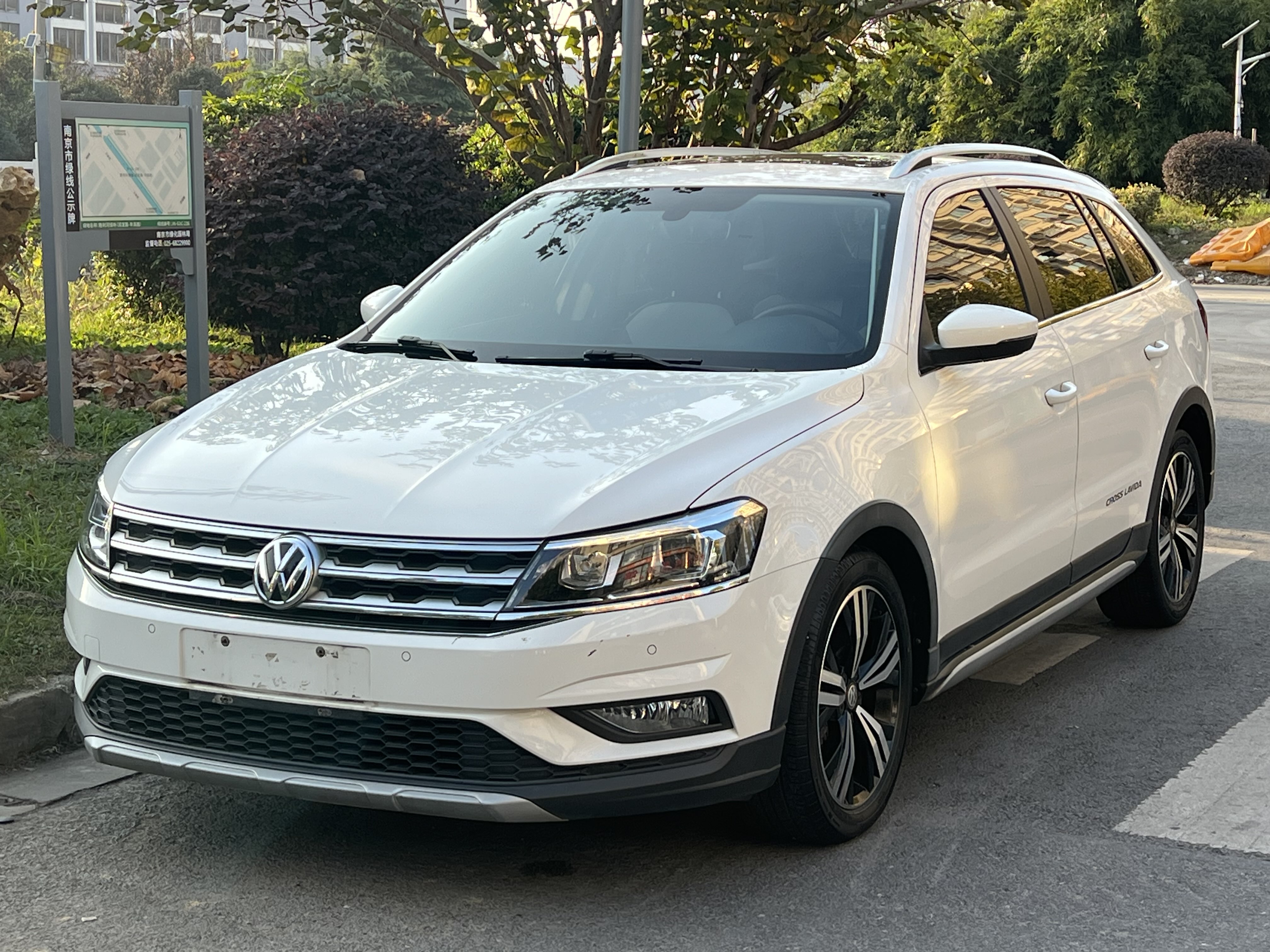 Volkswagen Cross Lavida 2018 immagine di auto #2