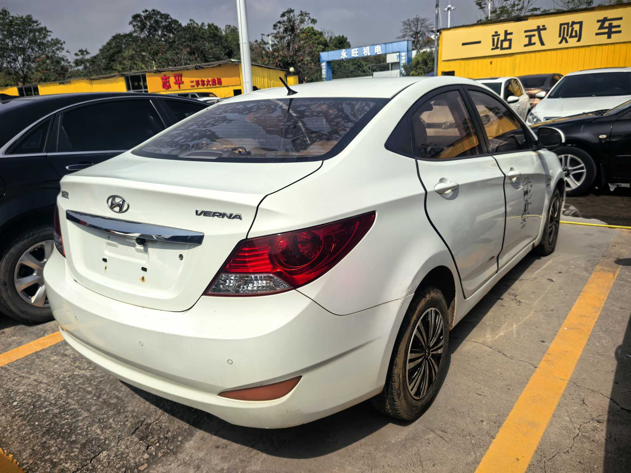 Hyundai Reina 2011 immagine di auto #2