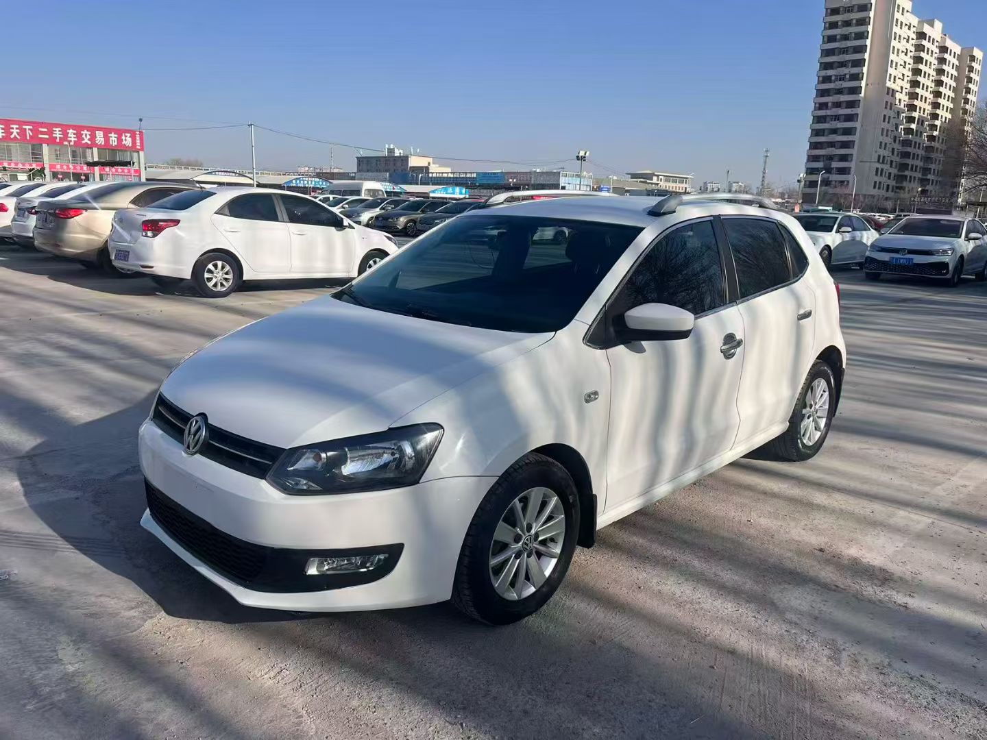 Volkswagen Polo 2014 car image #2