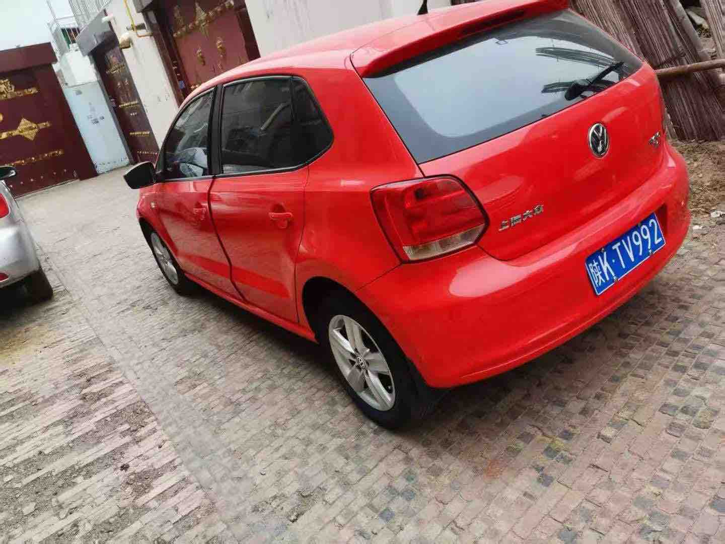 Volkswagen Polo 2012 car image #2