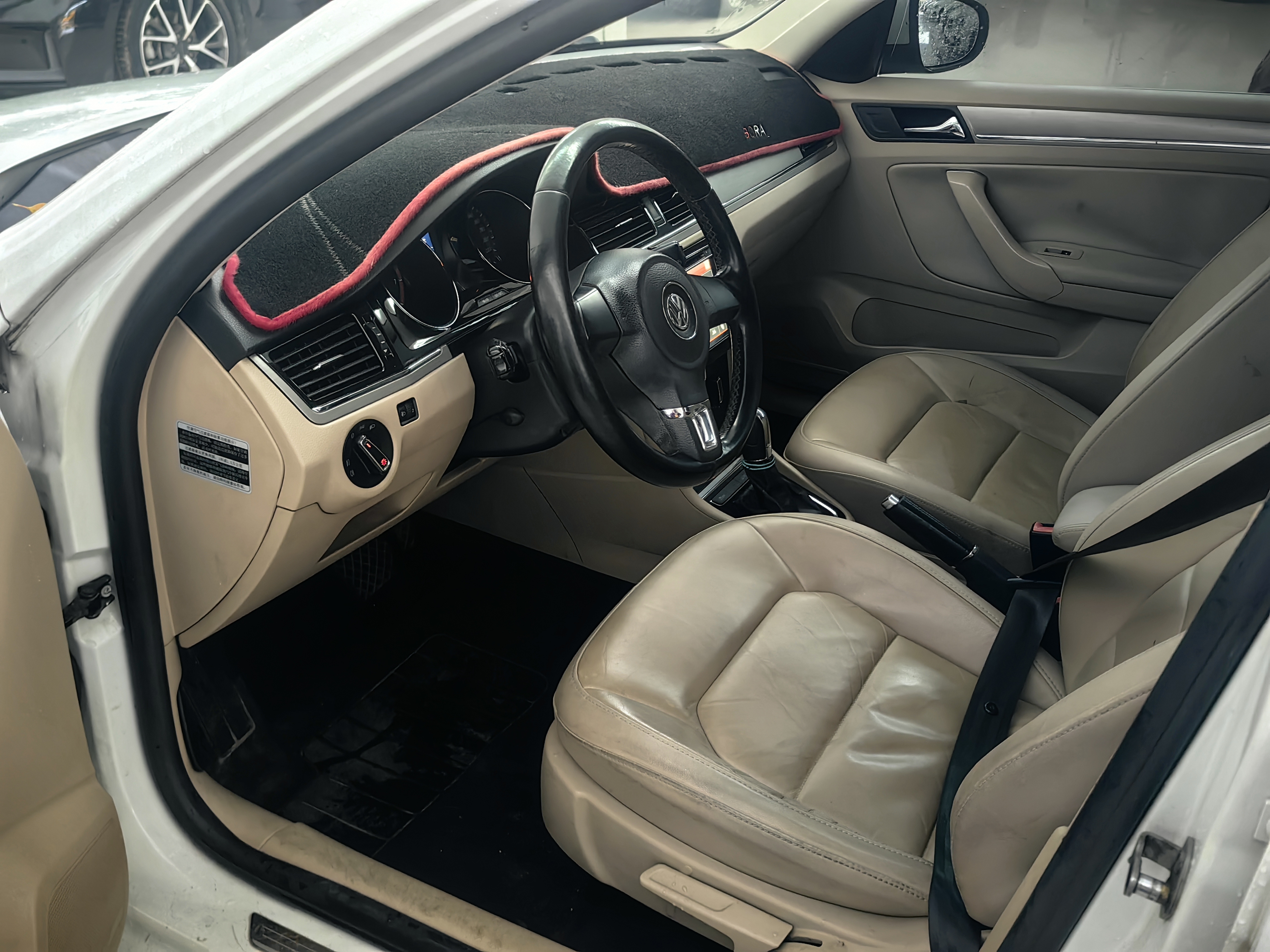 Volkswagen Bora 2014 immagine di auto #2